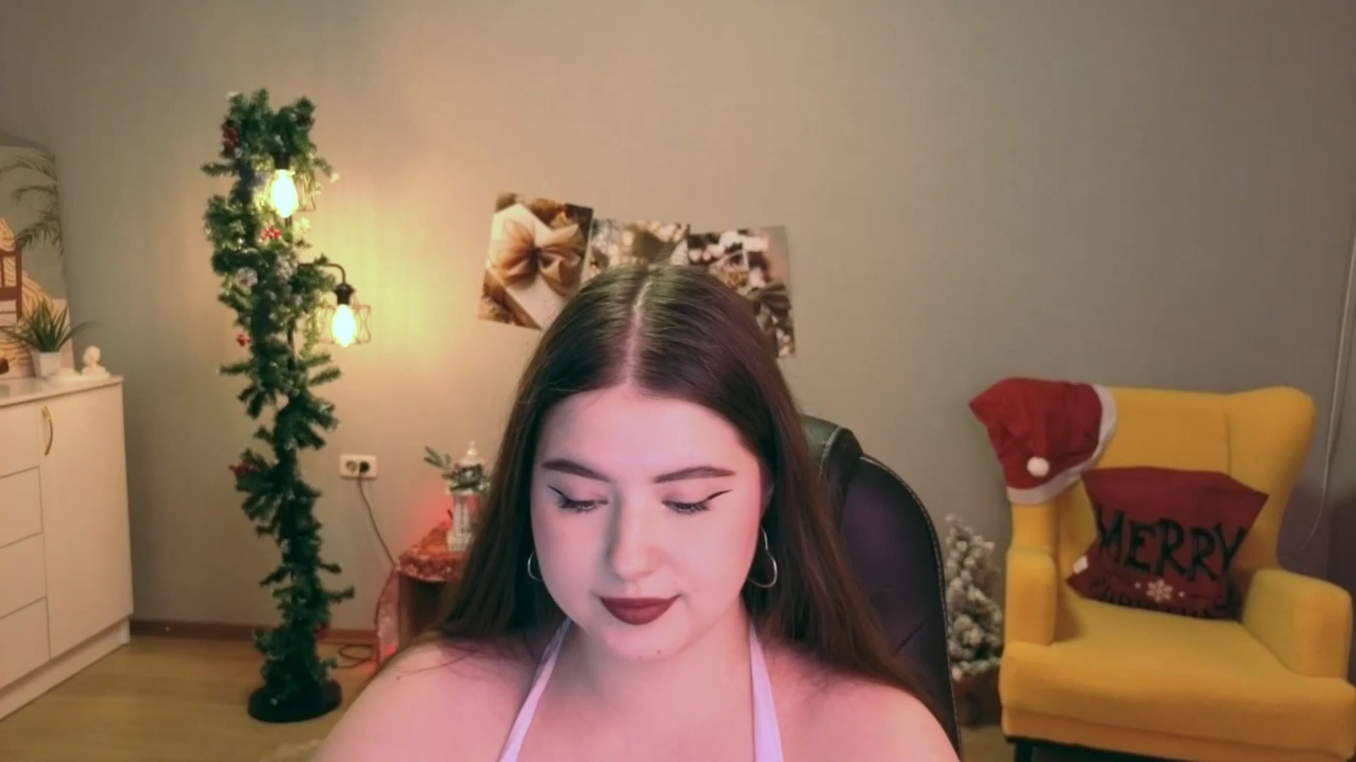 Gallery image thumbnail from EnigmaVeil's myfreecams stream on, 12/25/2025, 23:49 image 14 of 20