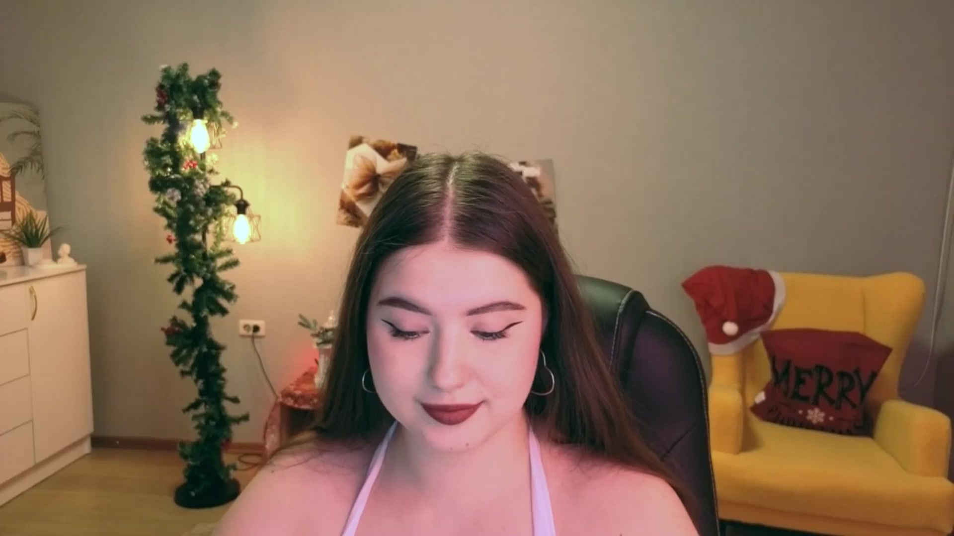 Gallery image thumbnail from EnigmaVeil's myfreecams stream on, 12/25/2025, 23:49 image 4 of 20