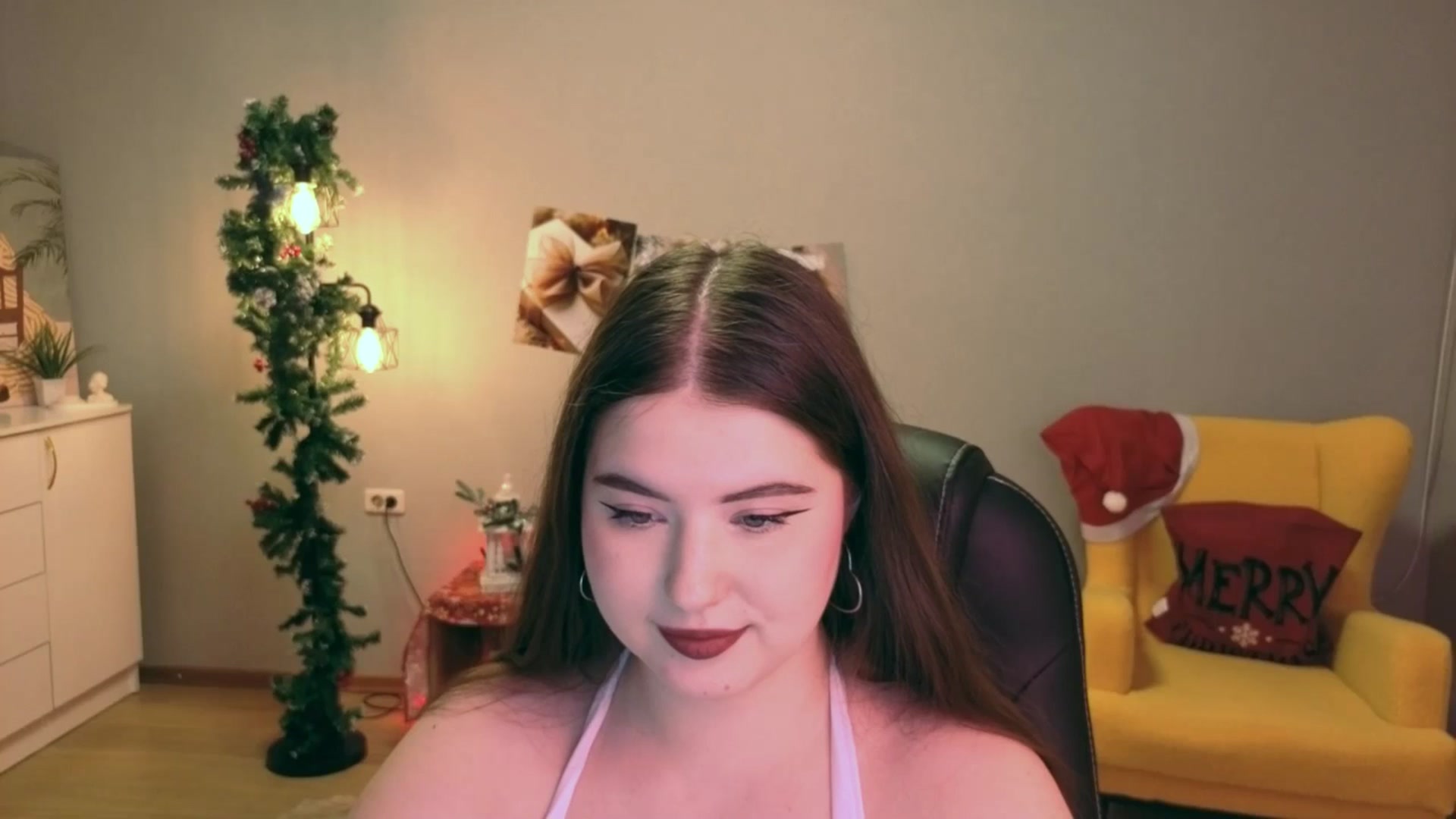 Gallery image thumbnail from EnigmaVeil's myfreecams stream on, 12/25/2025, 23:49 image 5 of 20