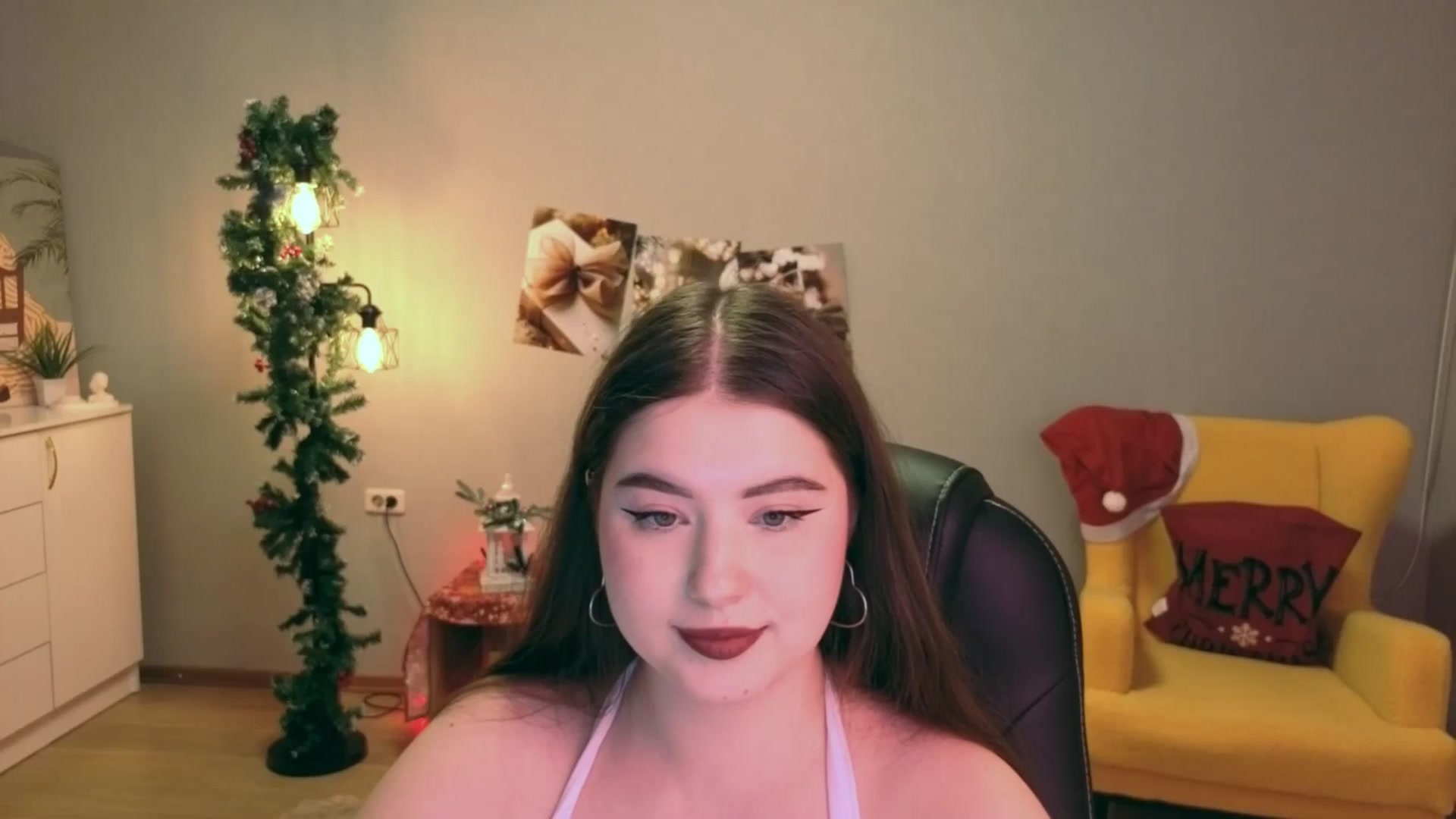 Gallery image thumbnail from EnigmaVeil's myfreecams stream on, 12/25/2025, 23:49 image 17 of 20