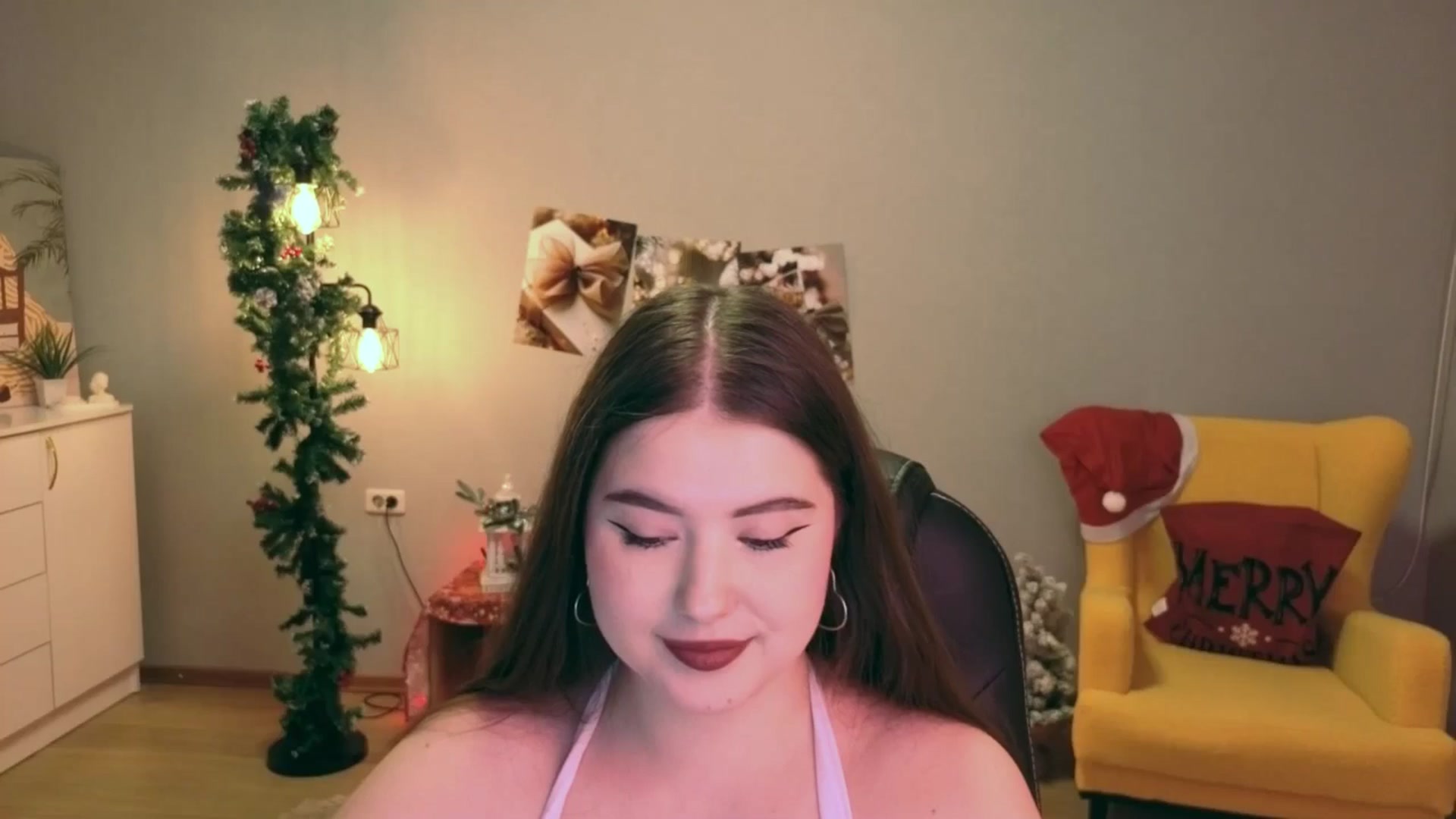 Gallery image thumbnail from EnigmaVeil's myfreecams stream on, 12/25/2025, 23:49 image 16 of 20