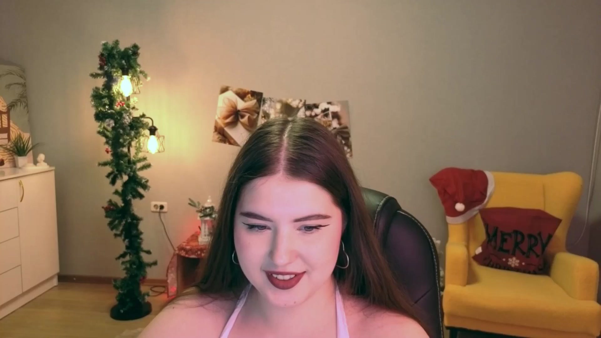 Gallery image thumbnail from EnigmaVeil's myfreecams stream on, 12/25/2025, 23:49 image 9 of 20