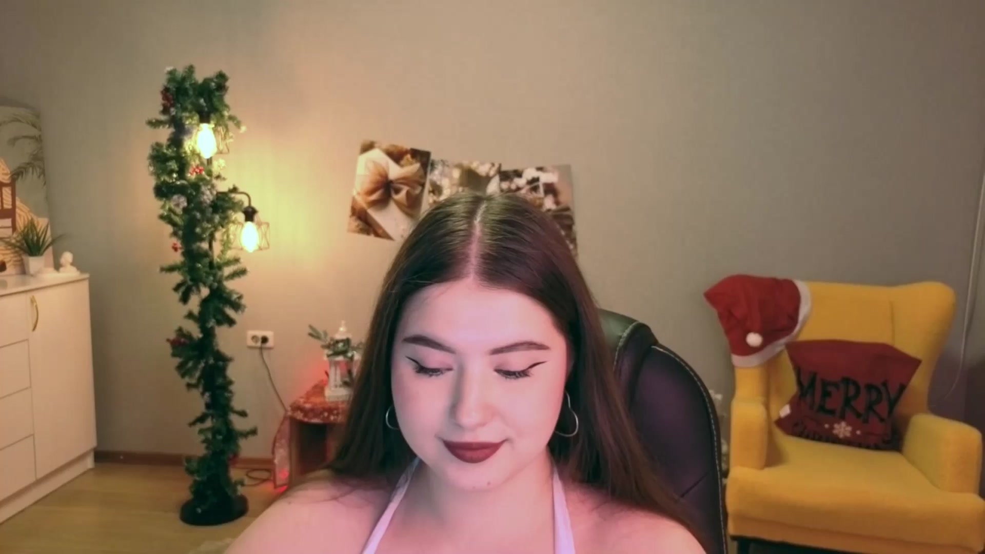 Gallery image thumbnail from EnigmaVeil's myfreecams stream on, 12/25/2025, 23:49 image 10 of 20