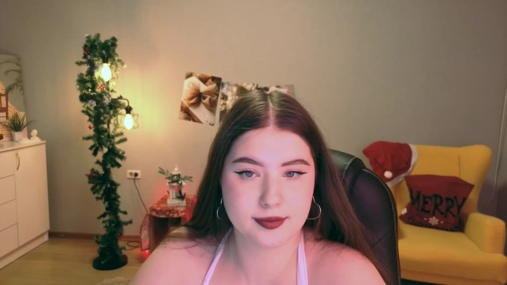 Gallery image thumbnail from EnigmaVeil's myfreecams stream on, 12/25/2025, 23:49 image 7 of 20