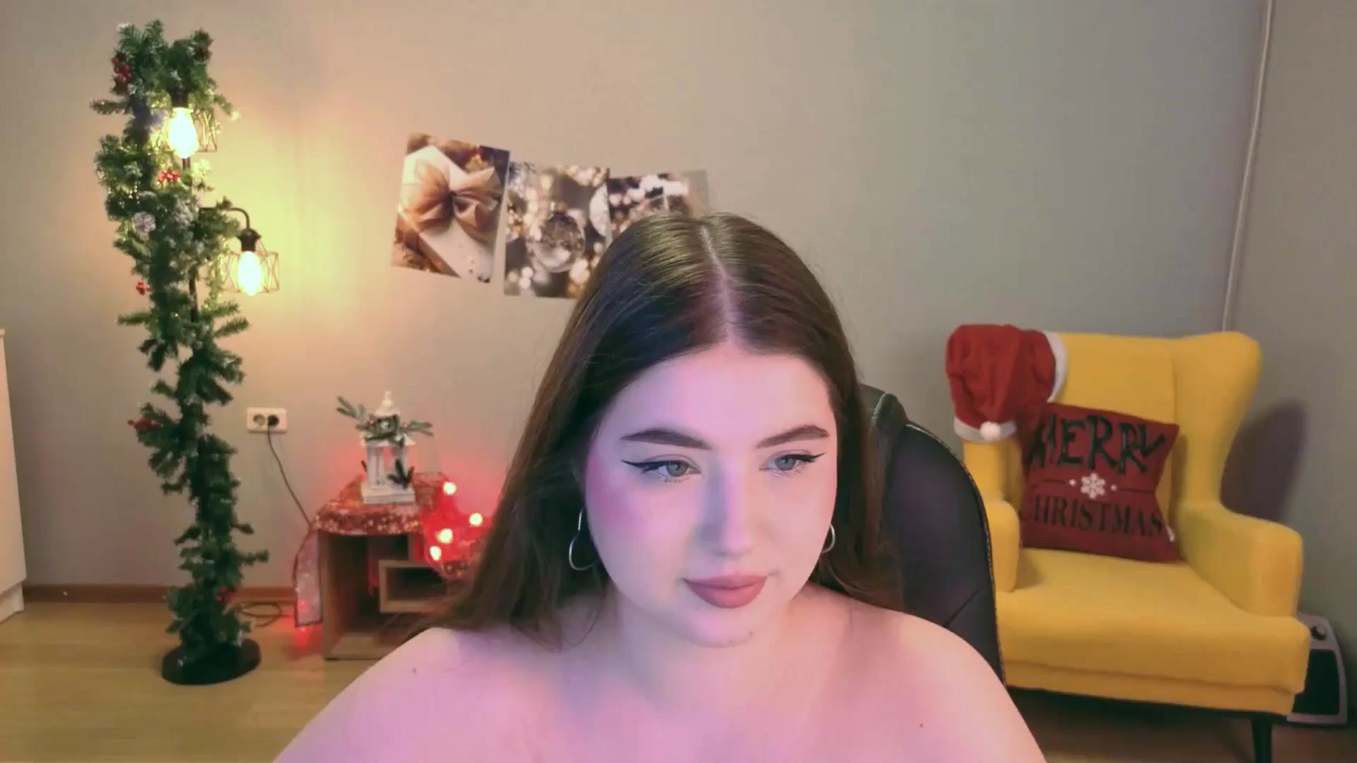 Gallery image thumbnail from EnigmaVeil's myfreecams stream on, 12/27/2025, 18:41 image 9 of 20