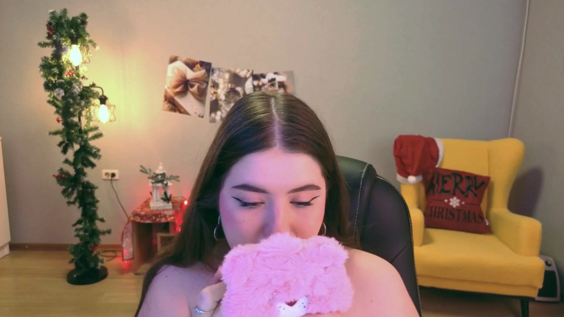 Gallery image thumbnail from EnigmaVeil's myfreecams stream on, 12/27/2025, 18:41 image 7 of 20