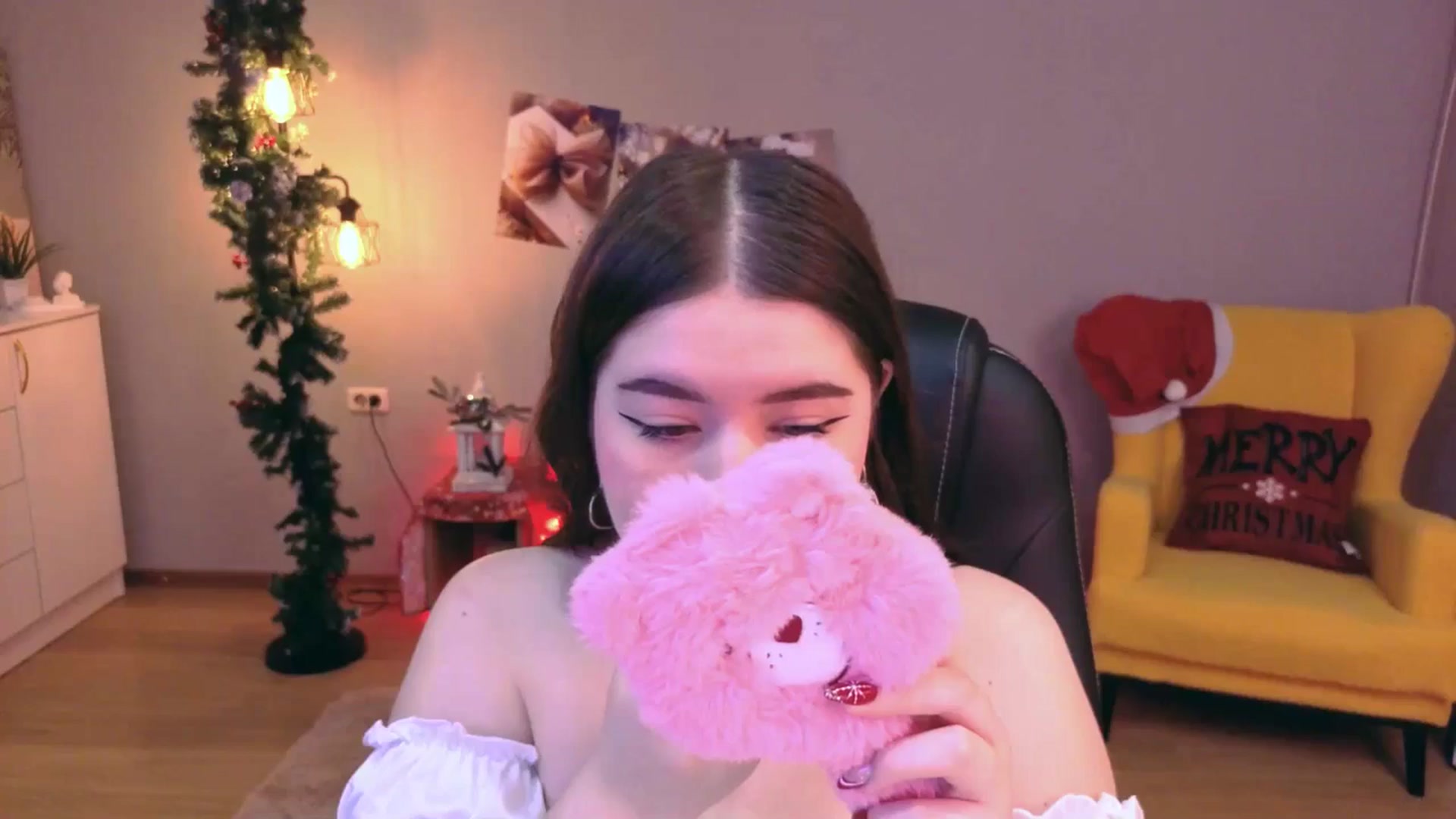 Gallery image thumbnail from EnigmaVeil's myfreecams stream on, 12/29/2025, 18:24 image 16 of 20