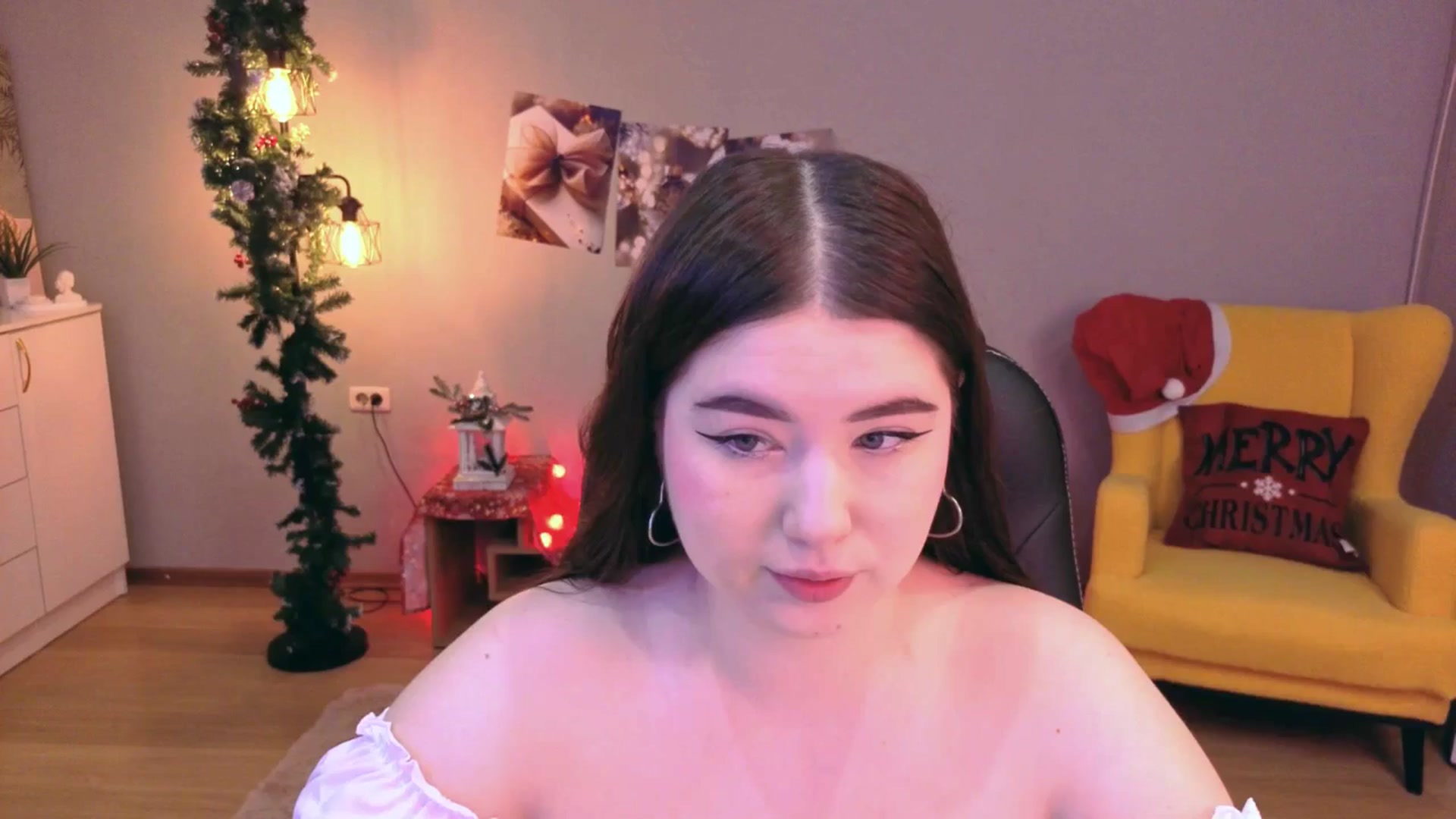 Gallery image thumbnail from EnigmaVeil's myfreecams stream on, 12/29/2025, 18:24 image 2 of 20