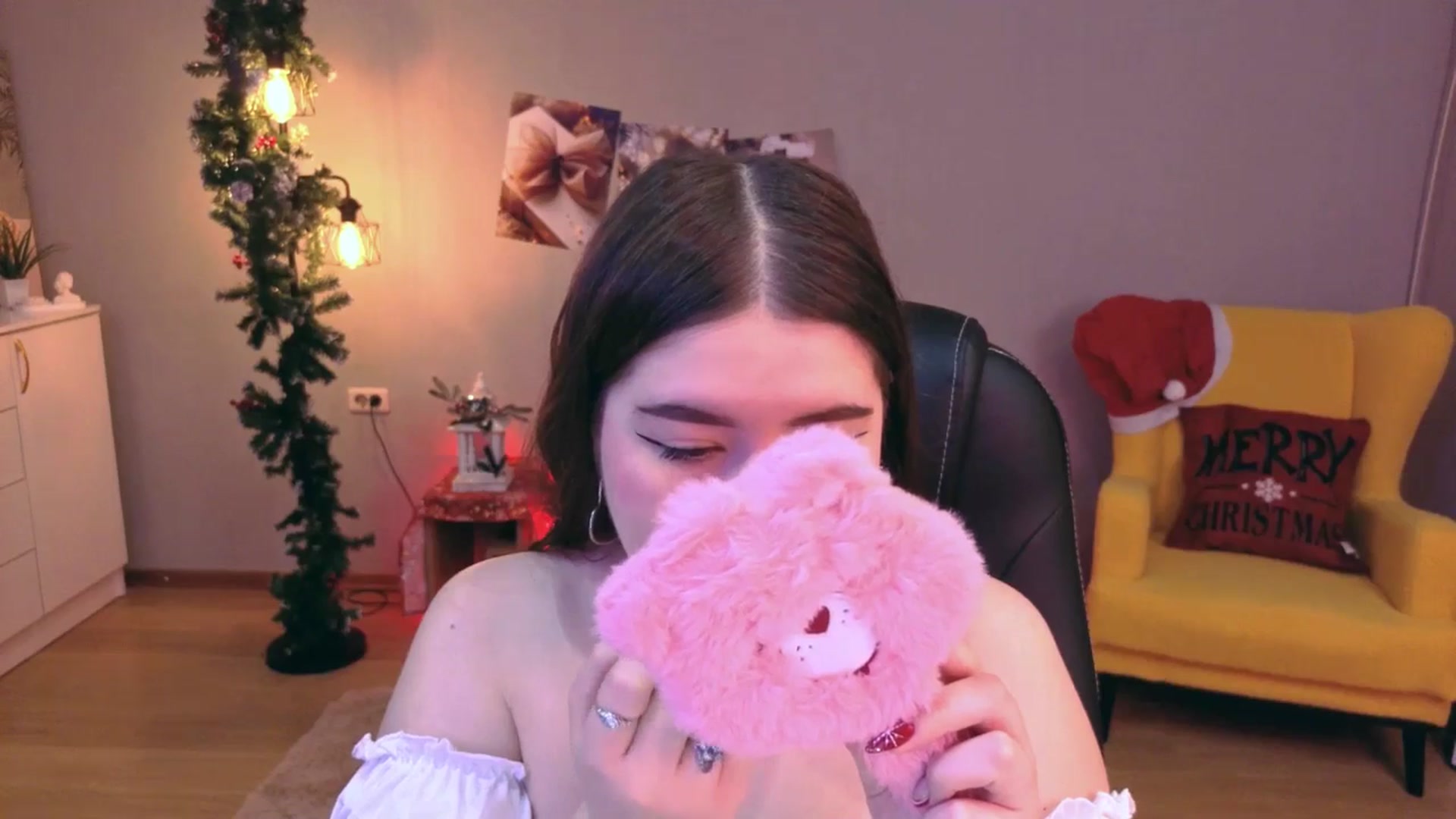 Gallery image thumbnail from EnigmaVeil's myfreecams stream on, 12/29/2025, 18:24 image 17 of 20