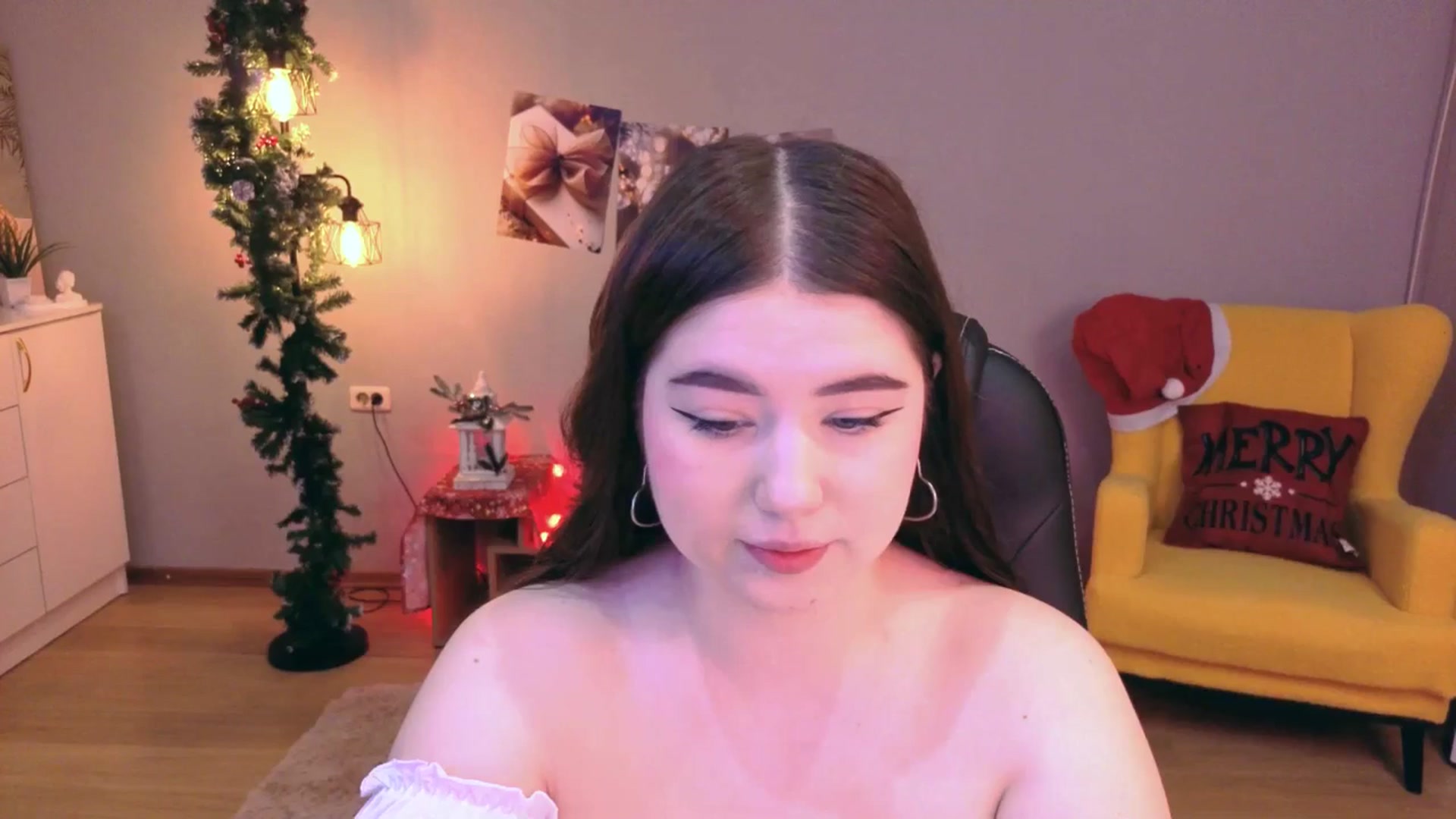 Gallery image thumbnail from EnigmaVeil's myfreecams stream on, 12/29/2025, 18:24 image 3 of 20