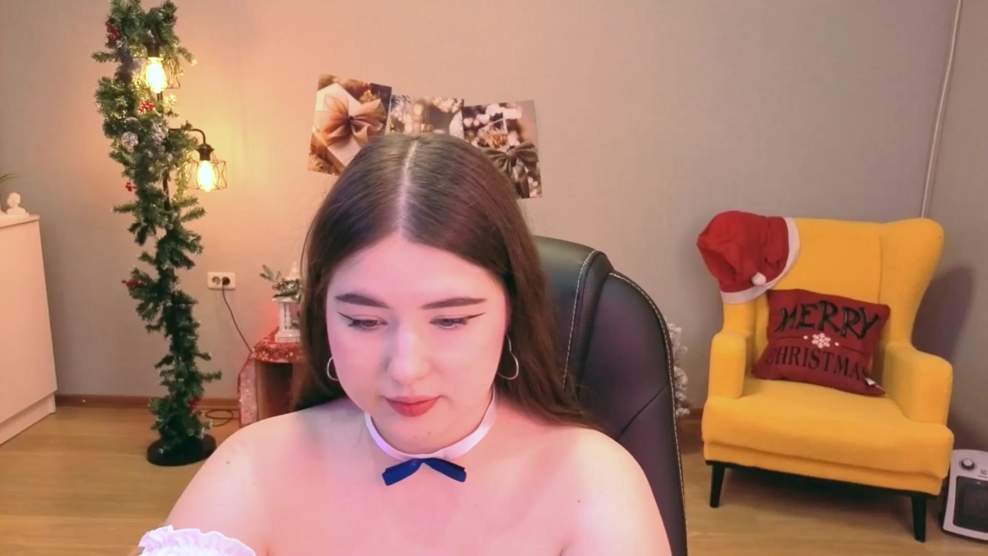 Gallery image thumbnail from EnigmaVeil's myfreecams stream on, 12/29/2025, 21:08 image 2 of 20