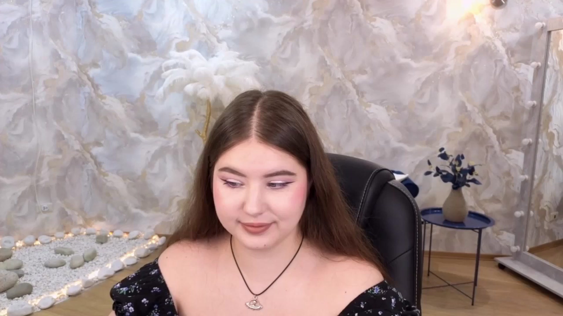 Gallery image thumbnail from EnigmaVeil's myfreecams stream on, 01/29/2026, 19:35 image 18 of 20