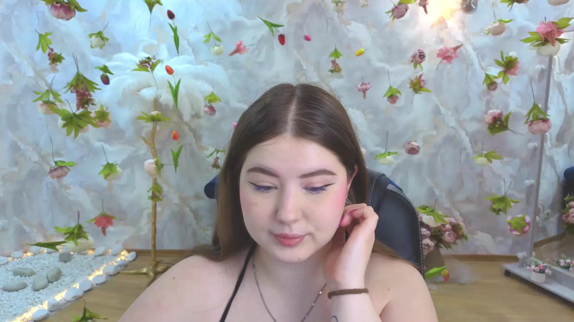 Gallery image thumbnail from EnigmaVeil's myfreecams stream on, 03/17/2026, 06:00 image 6 of 20