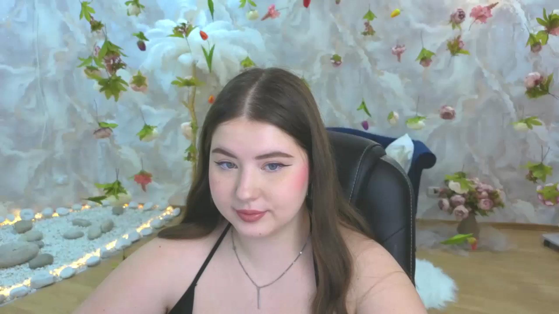 Gallery image thumbnail from EnigmaVeil's myfreecams stream on, 03/17/2026, 08:22 image 2 of 20