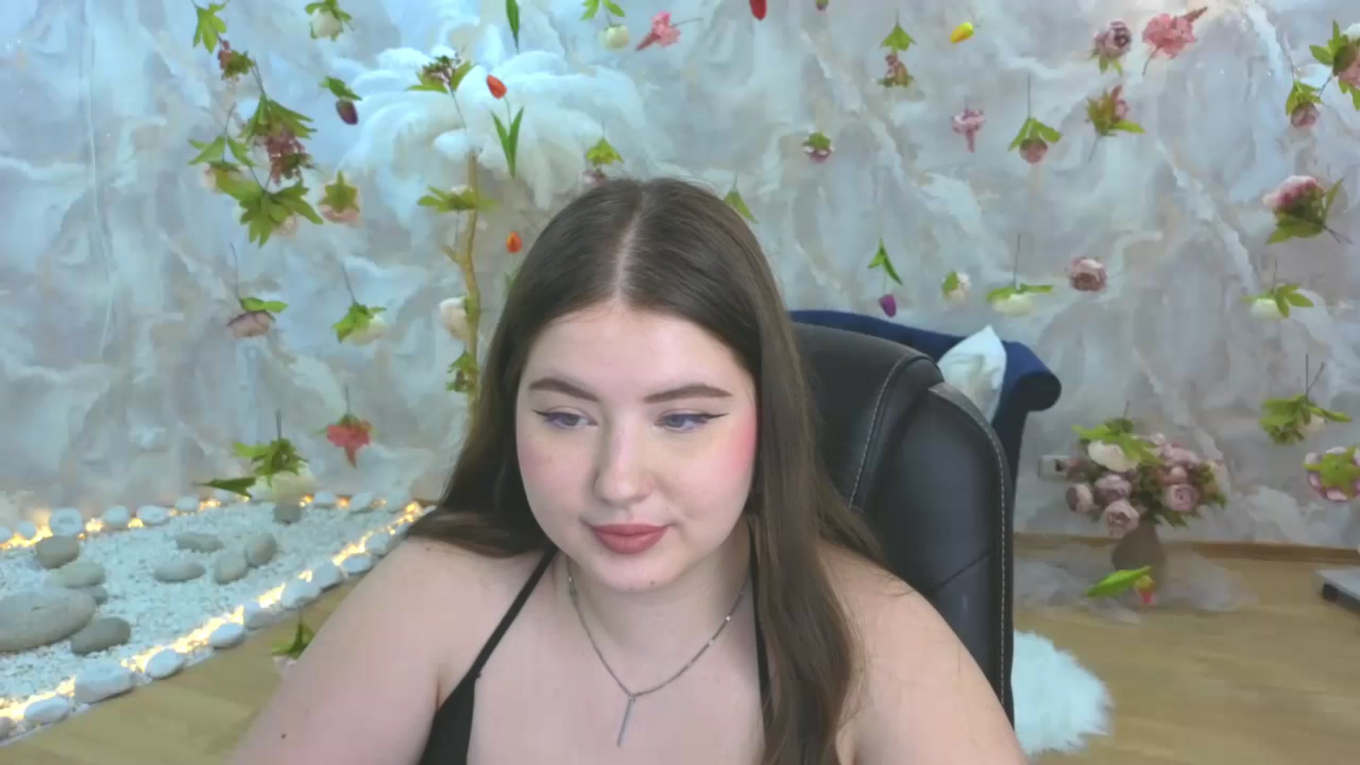 Gallery image thumbnail from EnigmaVeil's myfreecams stream on, 03/17/2026, 08:22 image 8 of 20
