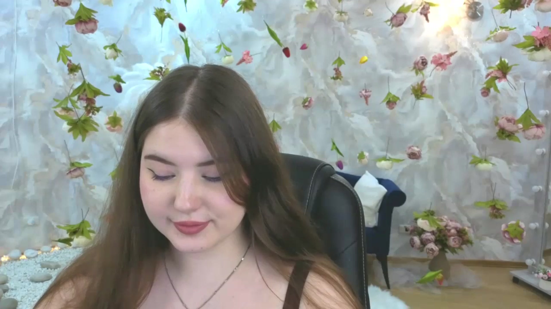 Gallery image thumbnail from EnigmaVeil's myfreecams stream on, 03/18/2026, 09:09 image 18 of 20