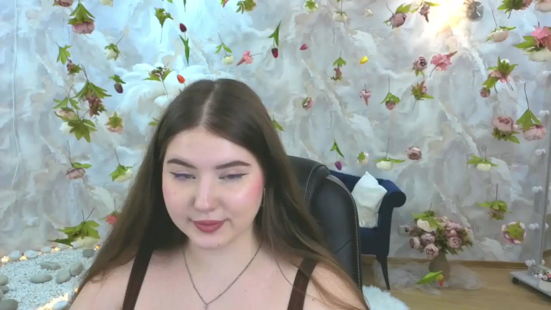 Gallery image thumbnail from EnigmaVeil's myfreecams stream on, 03/18/2026, 09:09 image 17 of 20