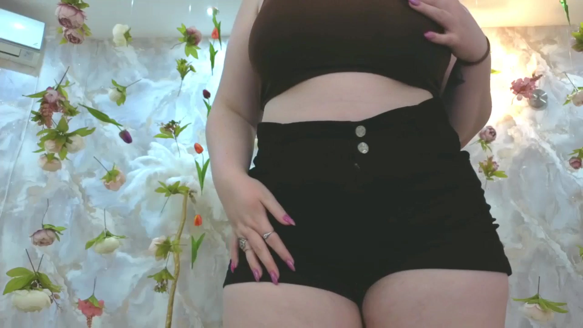 Gallery image thumbnail from EnigmaVeil's myfreecams stream on, 03/18/2026, 09:47 image 9 of 20