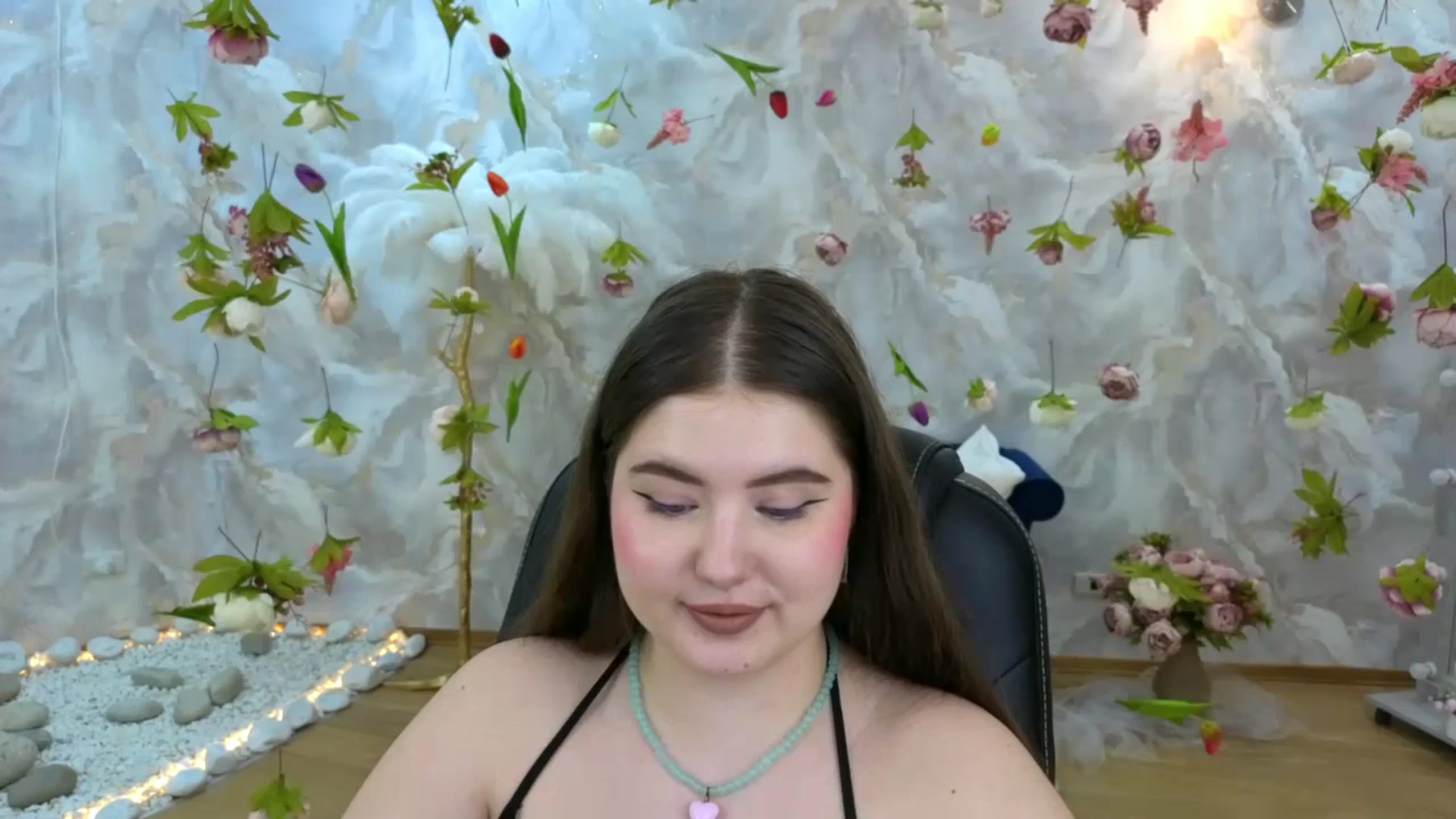 Gallery image thumbnail from EnigmaVeil's myfreecams stream on, 03/23/2026, 01:04 image 18 of 20