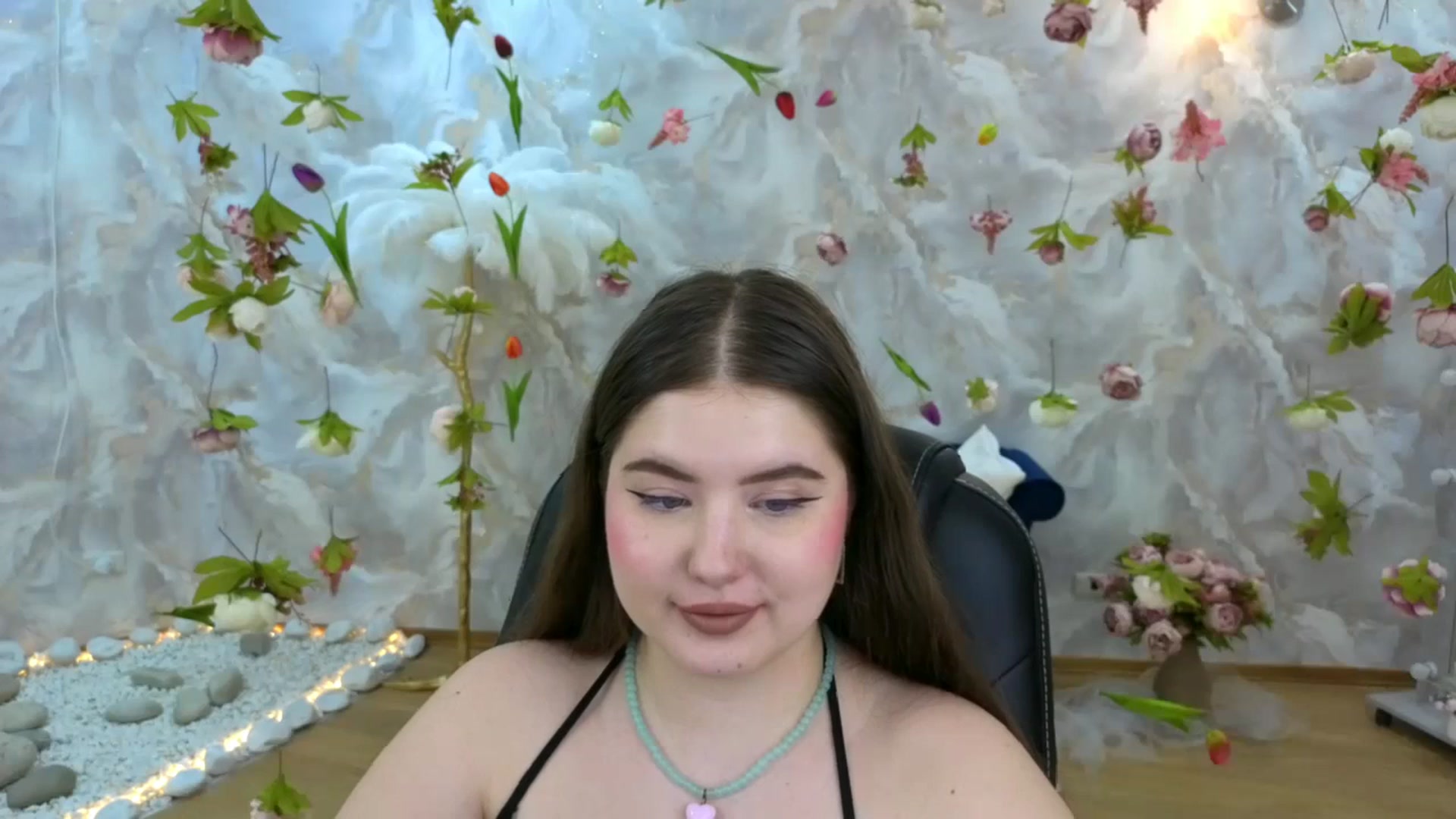 Gallery image thumbnail from EnigmaVeil's myfreecams stream on, 03/23/2026, 01:04 image 16 of 20