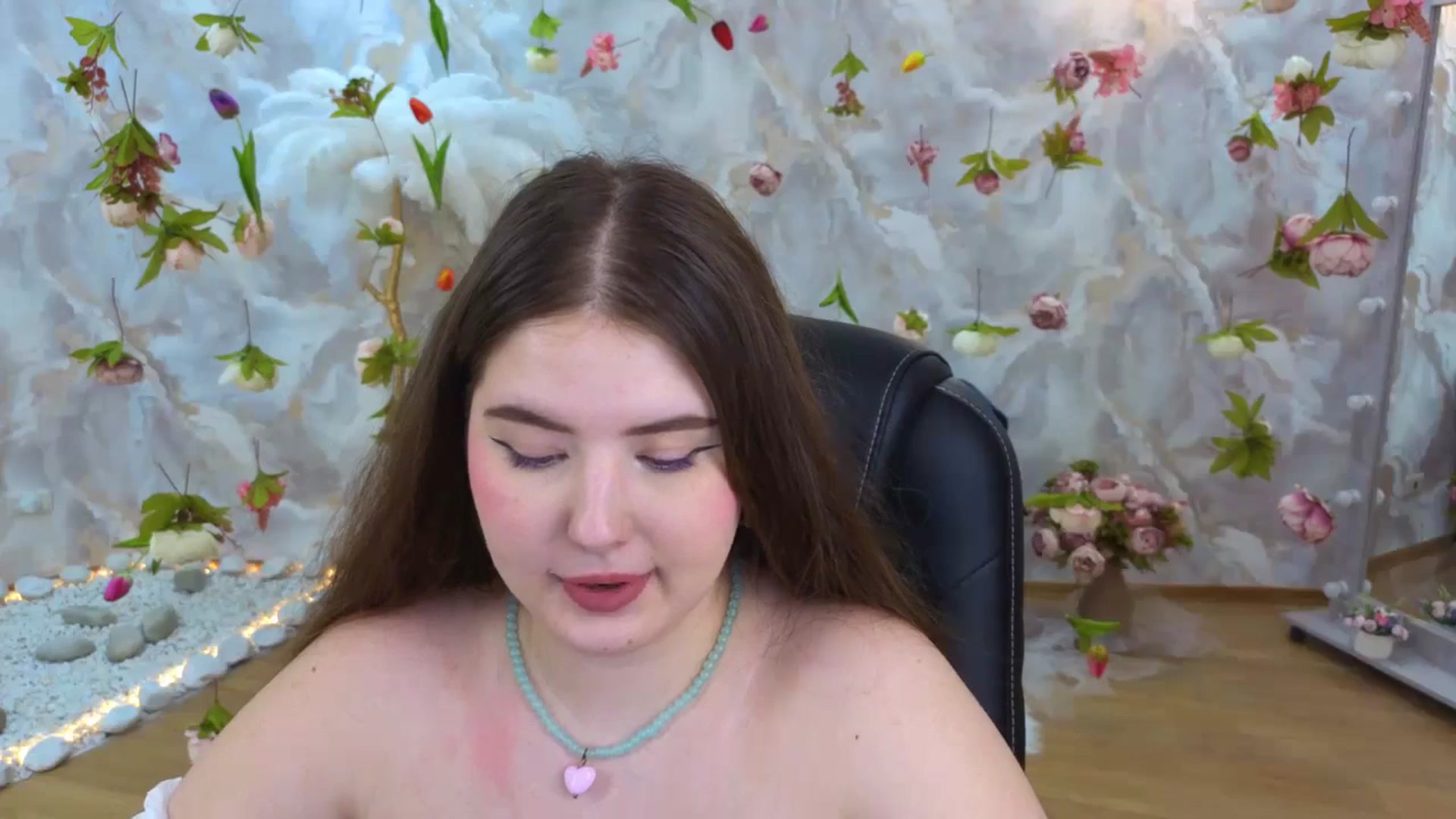 Gallery image thumbnail from EnigmaVeil's myfreecams stream on, 03/24/2026, 18:05 image 18 of 20