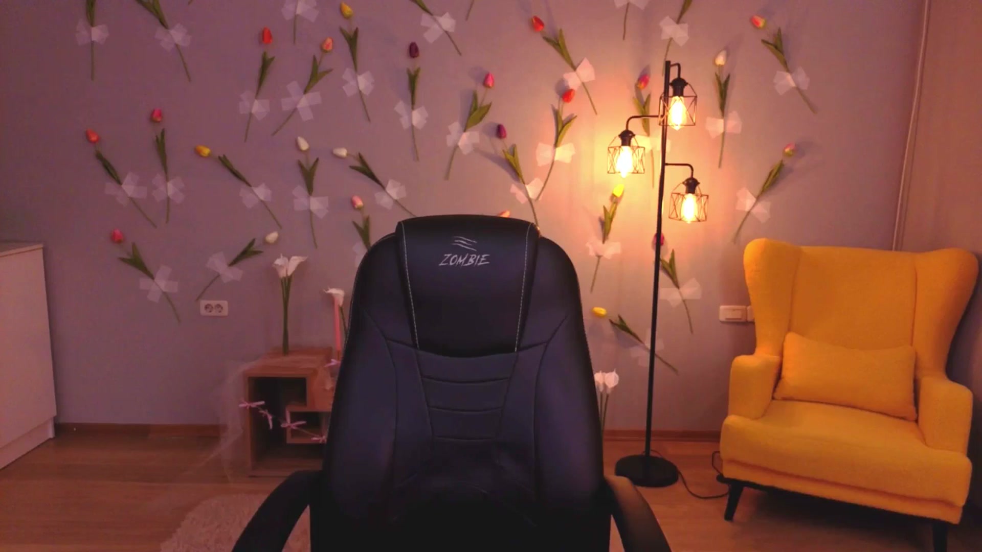 Gallery image thumbnail from EnigmaVeil's myfreecams stream on, 03/25/2026, 12:07 image 9 of 20