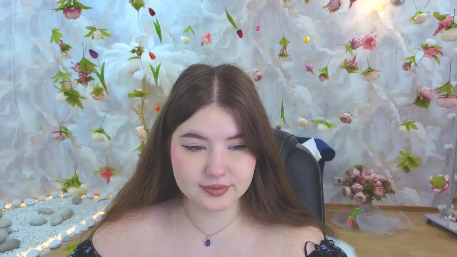 Gallery image thumbnail from EnigmaVeil's myfreecams stream on, 04/07/2026, 20:45 image 5 of 20