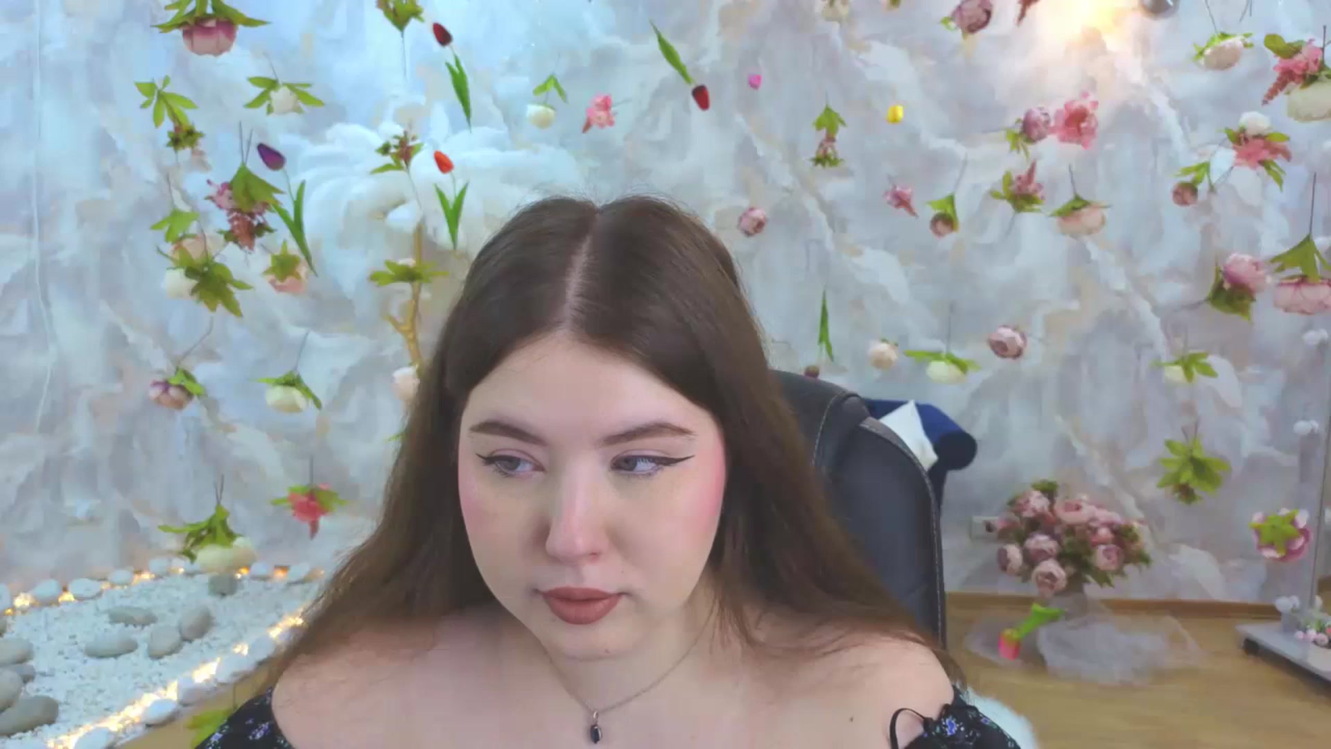 Gallery image thumbnail from EnigmaVeil's myfreecams stream on, 04/07/2026, 20:45 image 3 of 20