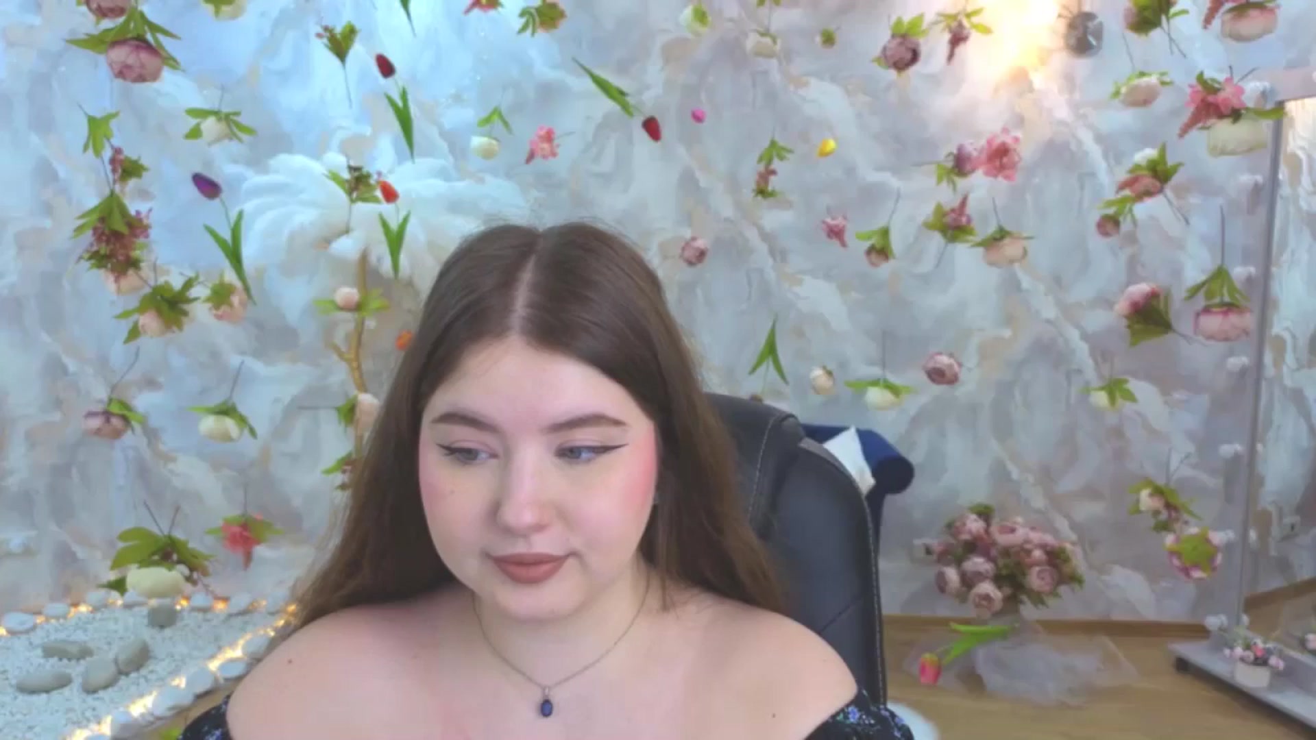 Gallery image thumbnail from EnigmaVeil's myfreecams stream on, 04/07/2026, 23:48 image 1 of 20