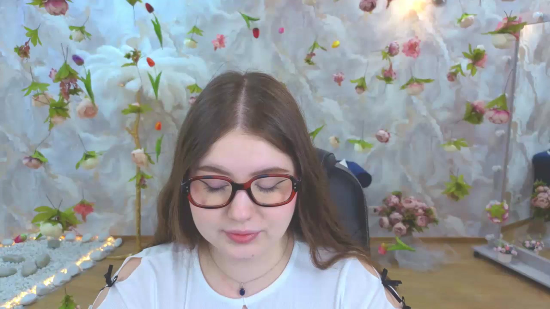 Gallery image thumbnail from EnigmaVeil's myfreecams stream on, 04/12/2026, 19:33 image 13 of 20