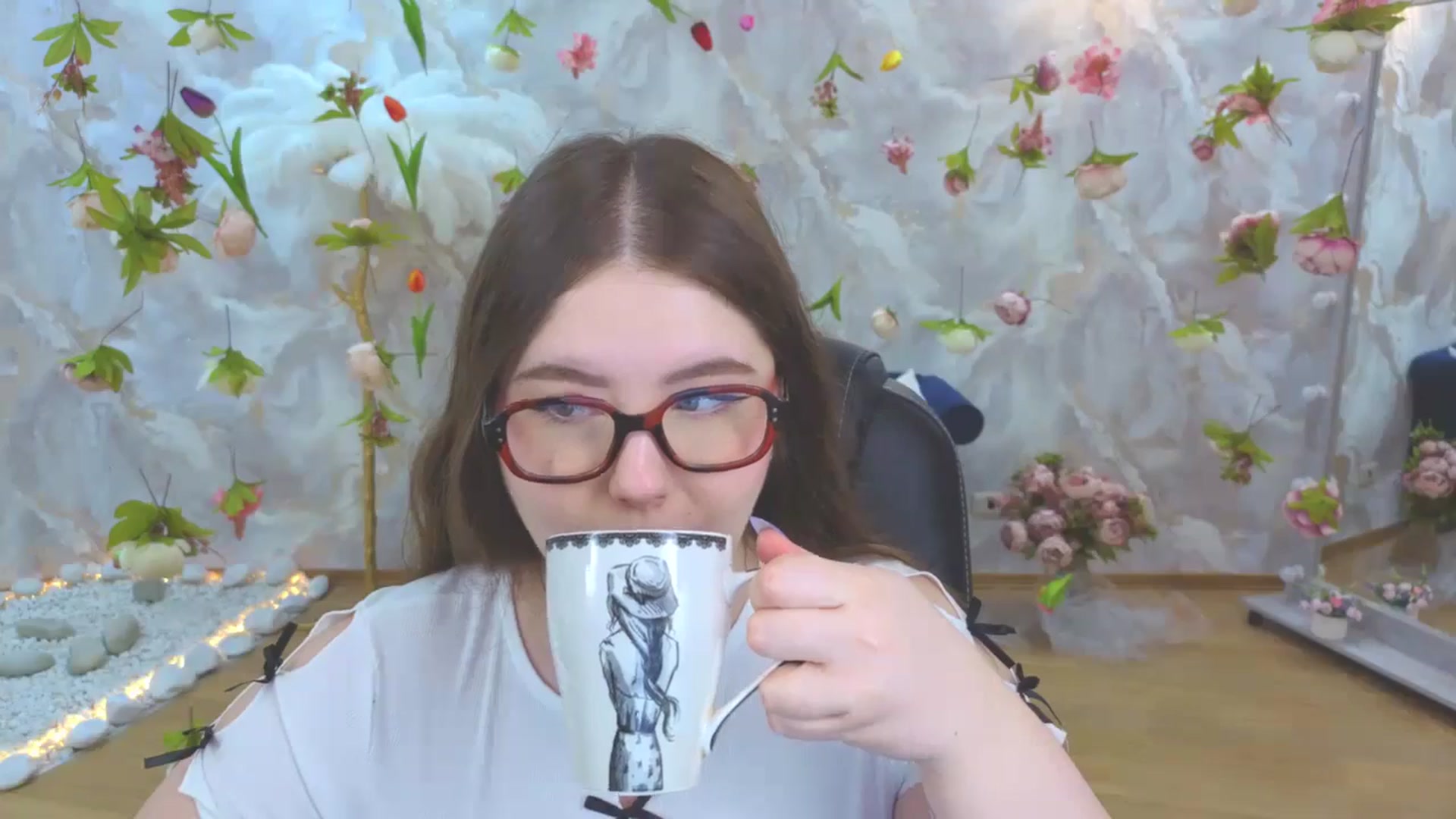 Gallery image thumbnail from EnigmaVeil's myfreecams stream on, 04/12/2026, 19:33 image 3 of 20