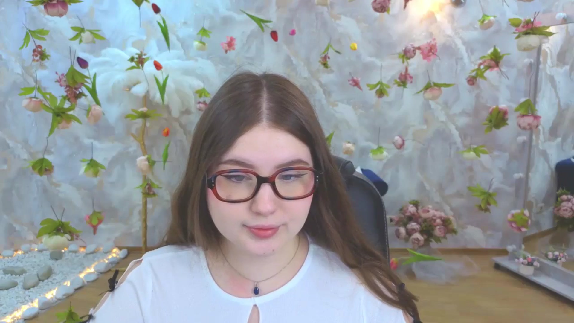 Gallery image thumbnail from EnigmaVeil's myfreecams stream on, 04/12/2026, 19:33 image 18 of 20