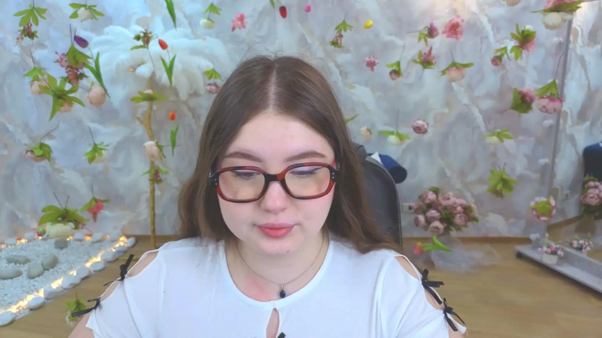 Gallery image thumbnail from EnigmaVeil's myfreecams stream on, 04/12/2026, 19:33 image 6 of 20