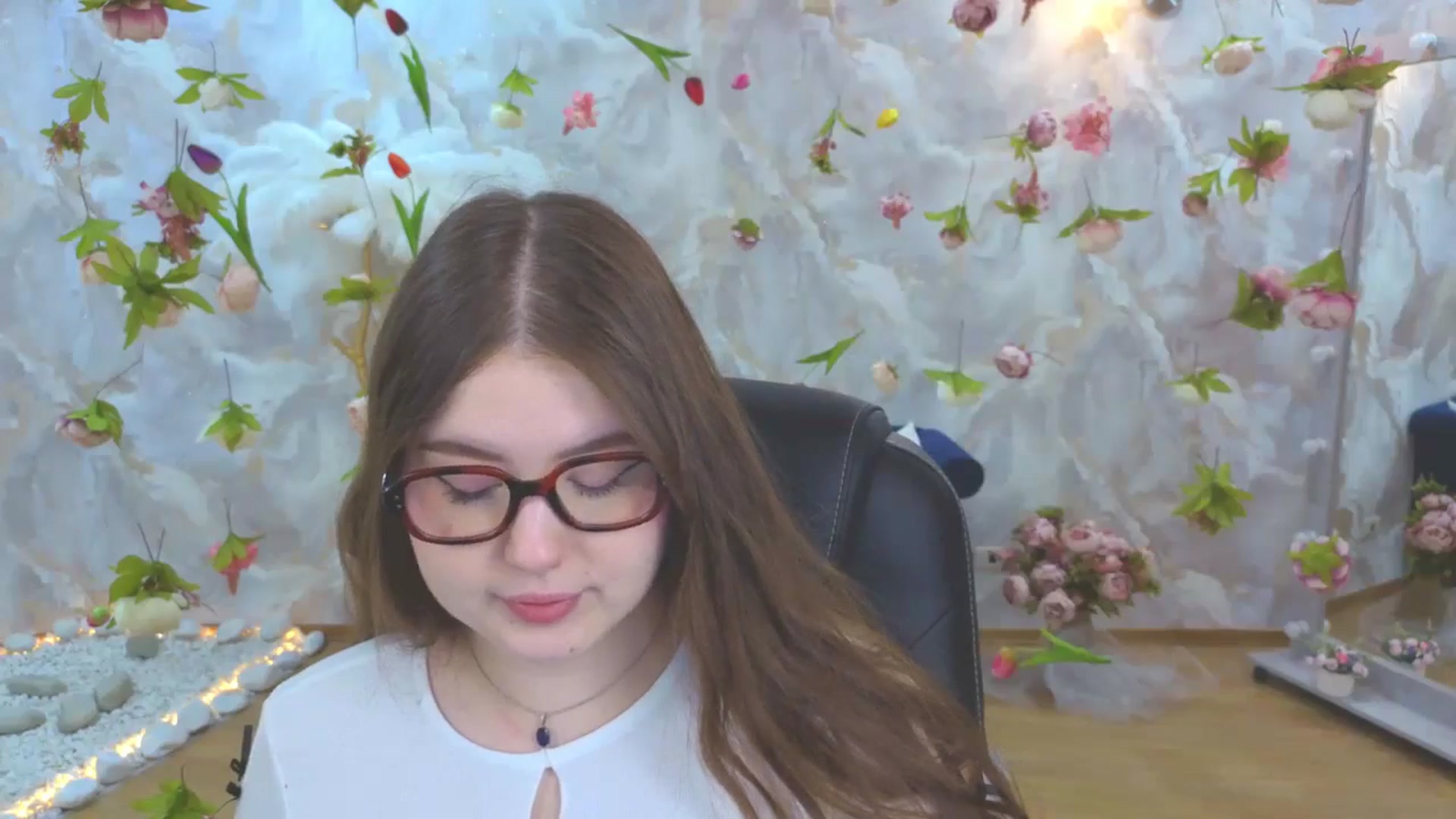Gallery image thumbnail from EnigmaVeil's myfreecams stream on, 04/12/2026, 19:33 image 15 of 20