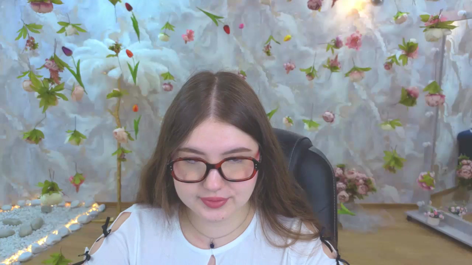 Gallery image thumbnail from EnigmaVeil's myfreecams stream on, 04/12/2026, 20:04 image 8 of 20