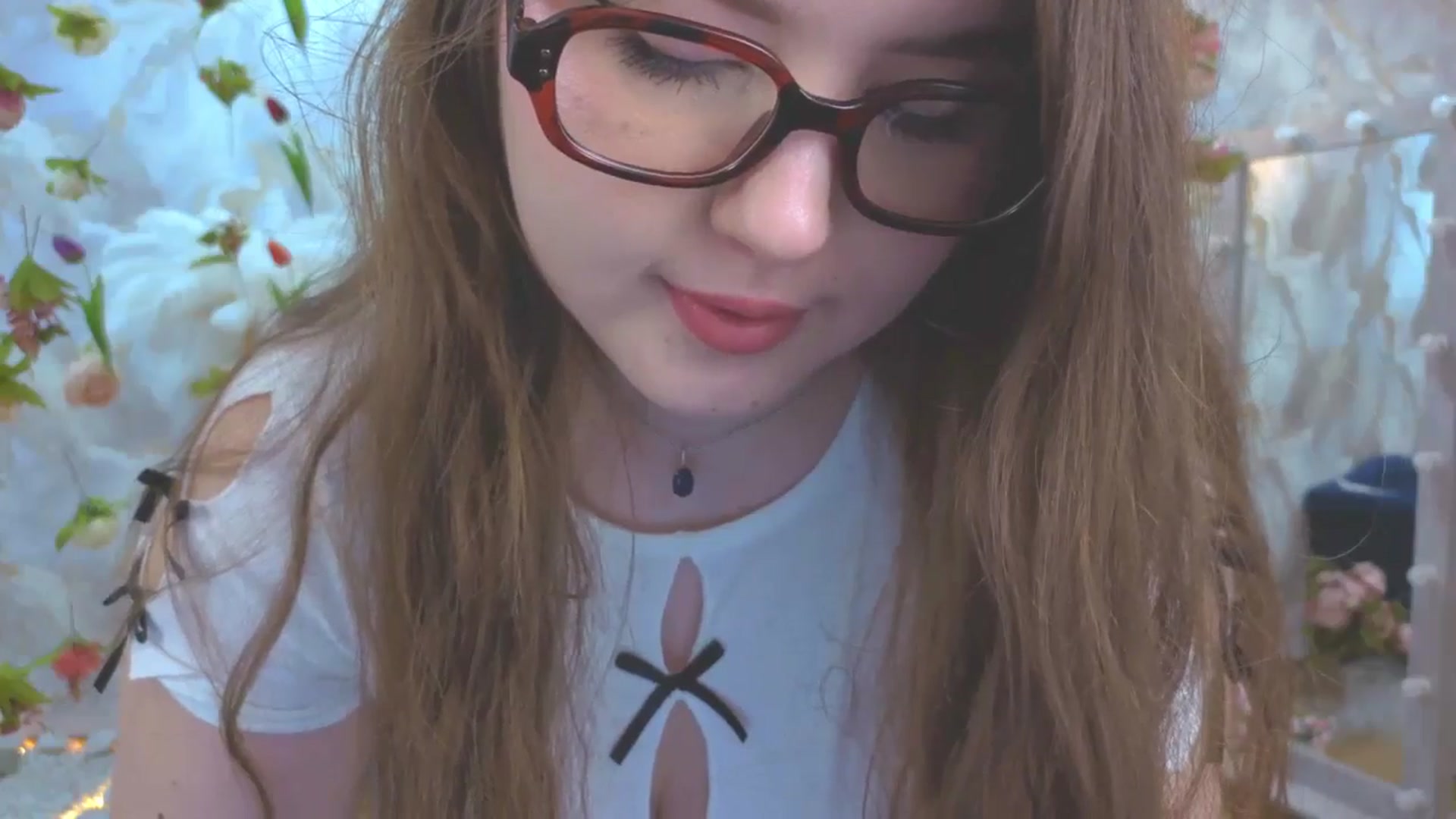 Gallery image thumbnail from EnigmaVeil's myfreecams stream on, 04/12/2026, 20:04 image 19 of 20