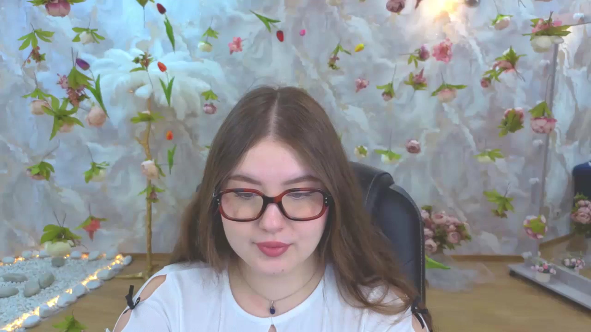 Gallery image thumbnail from EnigmaVeil's myfreecams stream on, 04/12/2026, 20:04 image 2 of 20