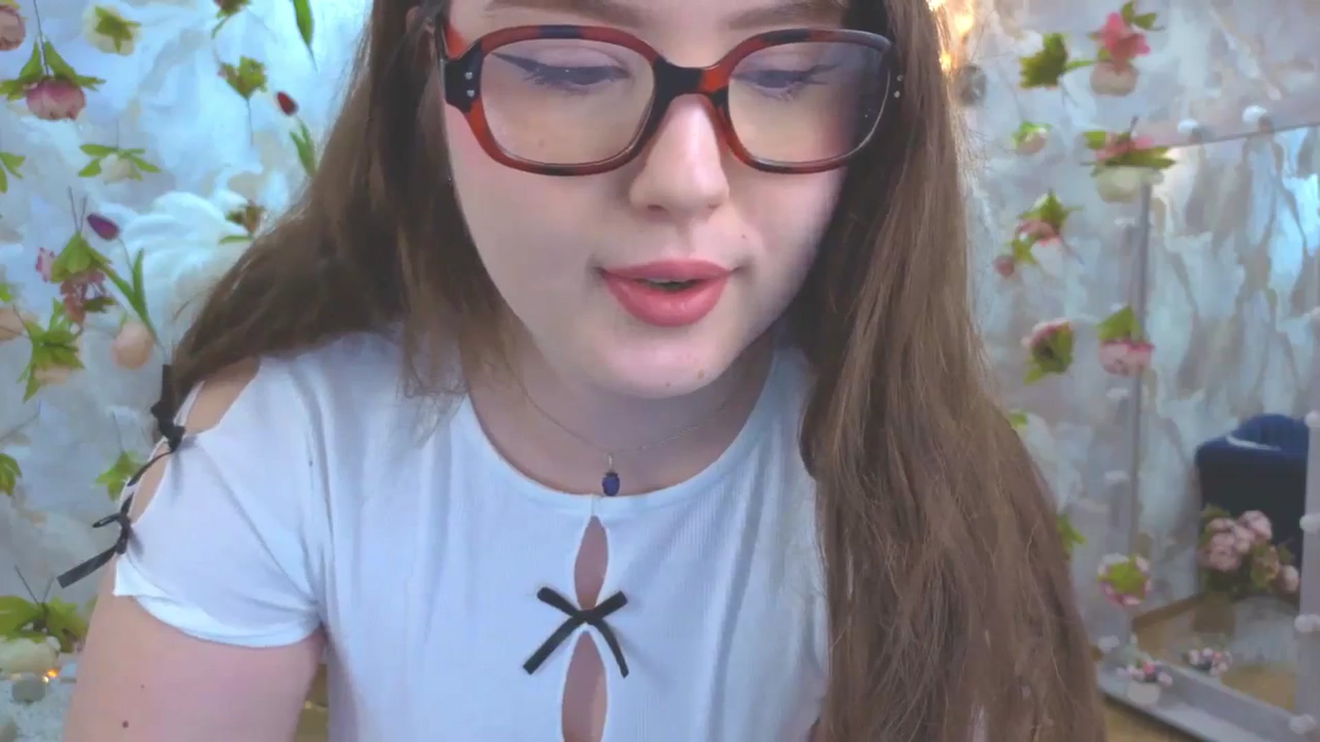 Gallery image thumbnail from EnigmaVeil's myfreecams stream on, 04/12/2026, 20:04 image 13 of 20