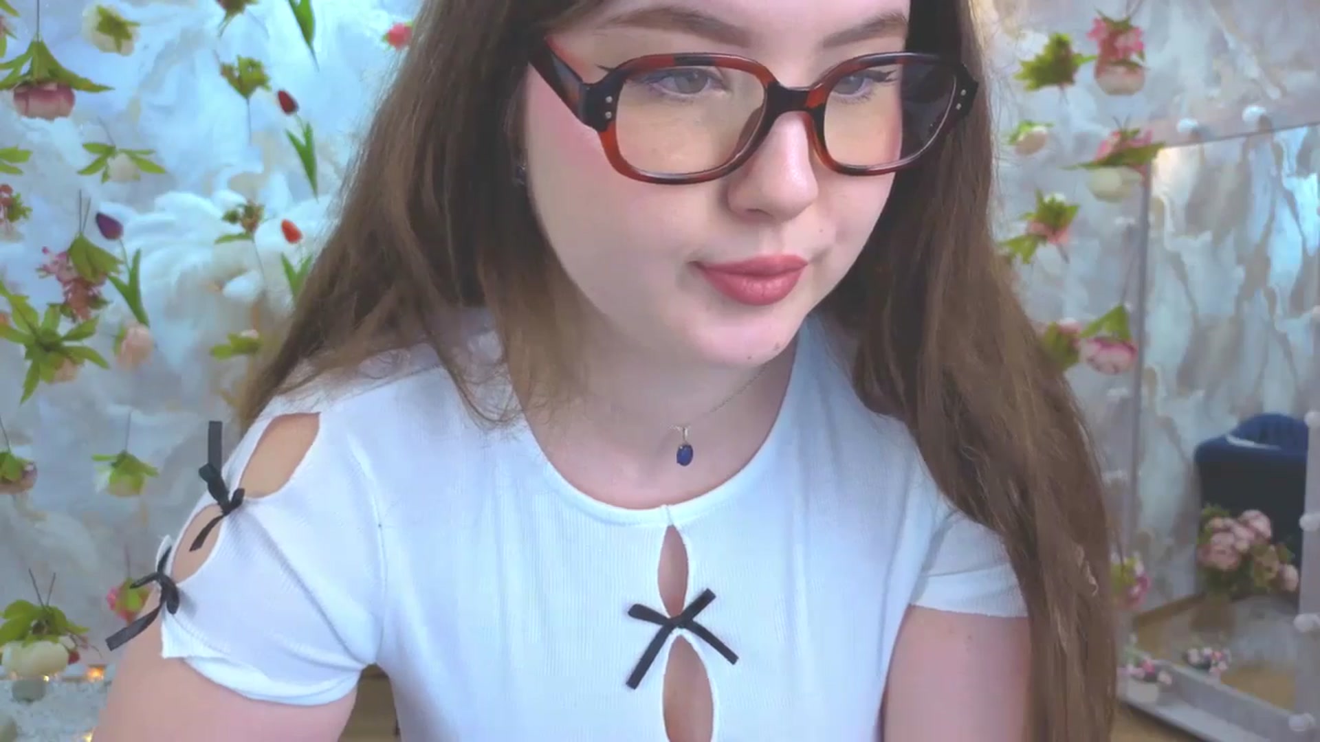 Gallery image thumbnail from EnigmaVeil's myfreecams stream on, 04/12/2026, 20:04 image 15 of 20