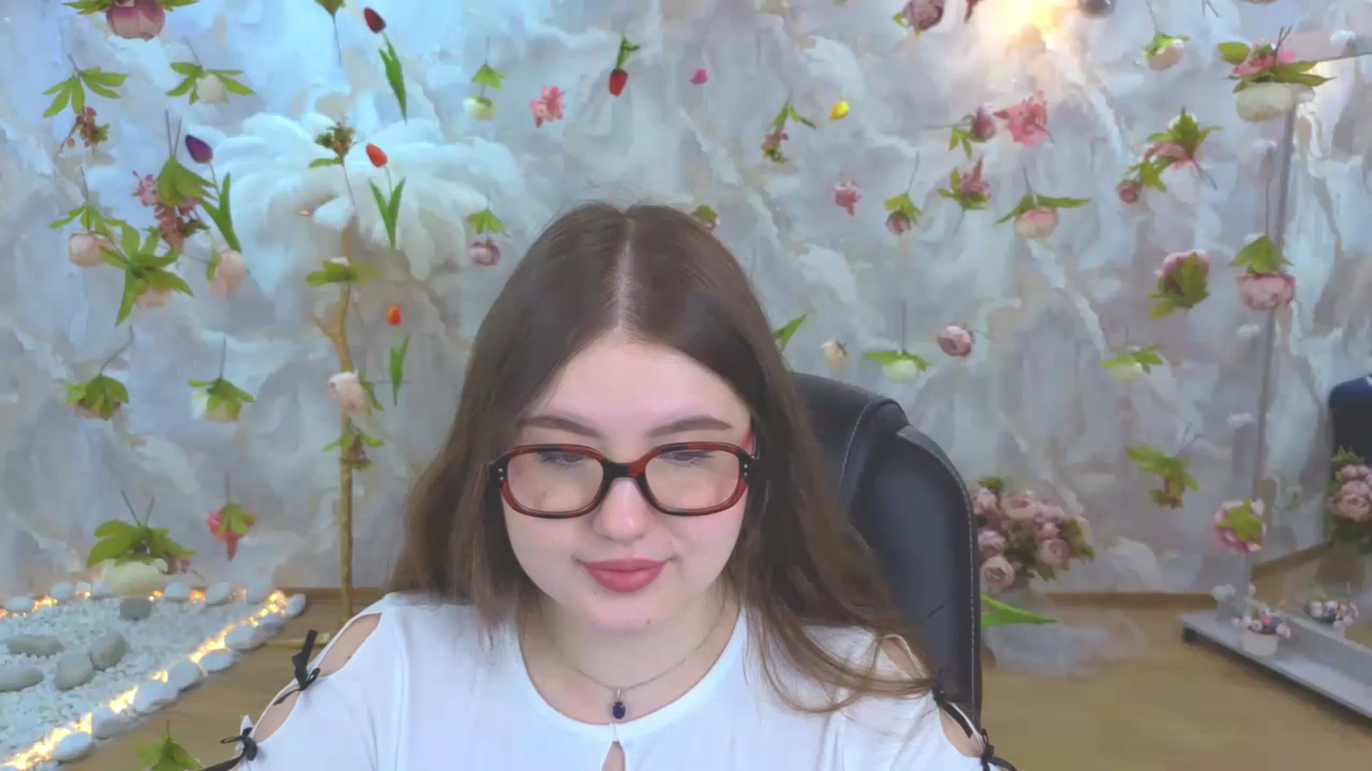 Gallery image thumbnail from EnigmaVeil's myfreecams stream on, 04/12/2026, 20:04 image 7 of 20