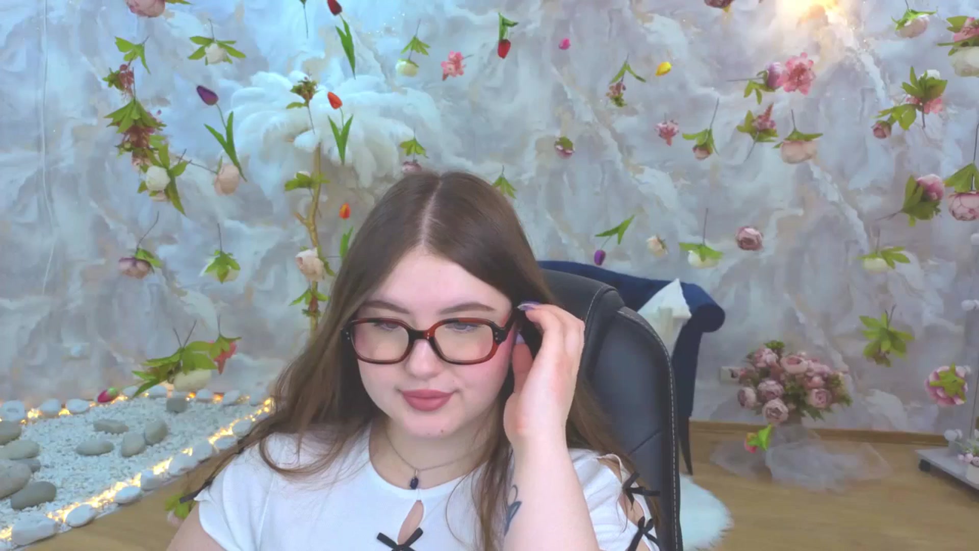 Gallery image thumbnail from EnigmaVeil's myfreecams stream on, 04/12/2026, 21:47 image 19 of 20