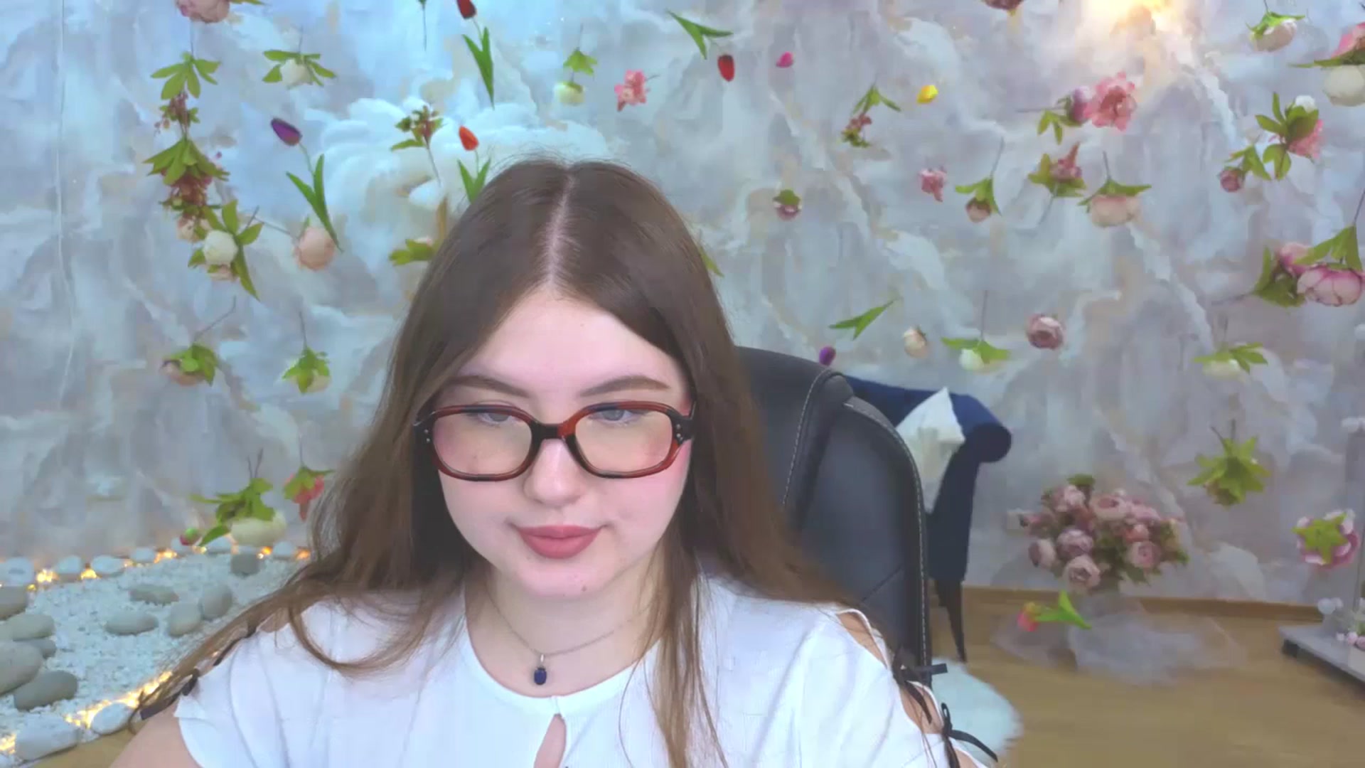 Gallery image thumbnail from EnigmaVeil's myfreecams stream on, 04/12/2026, 21:47 image 18 of 20