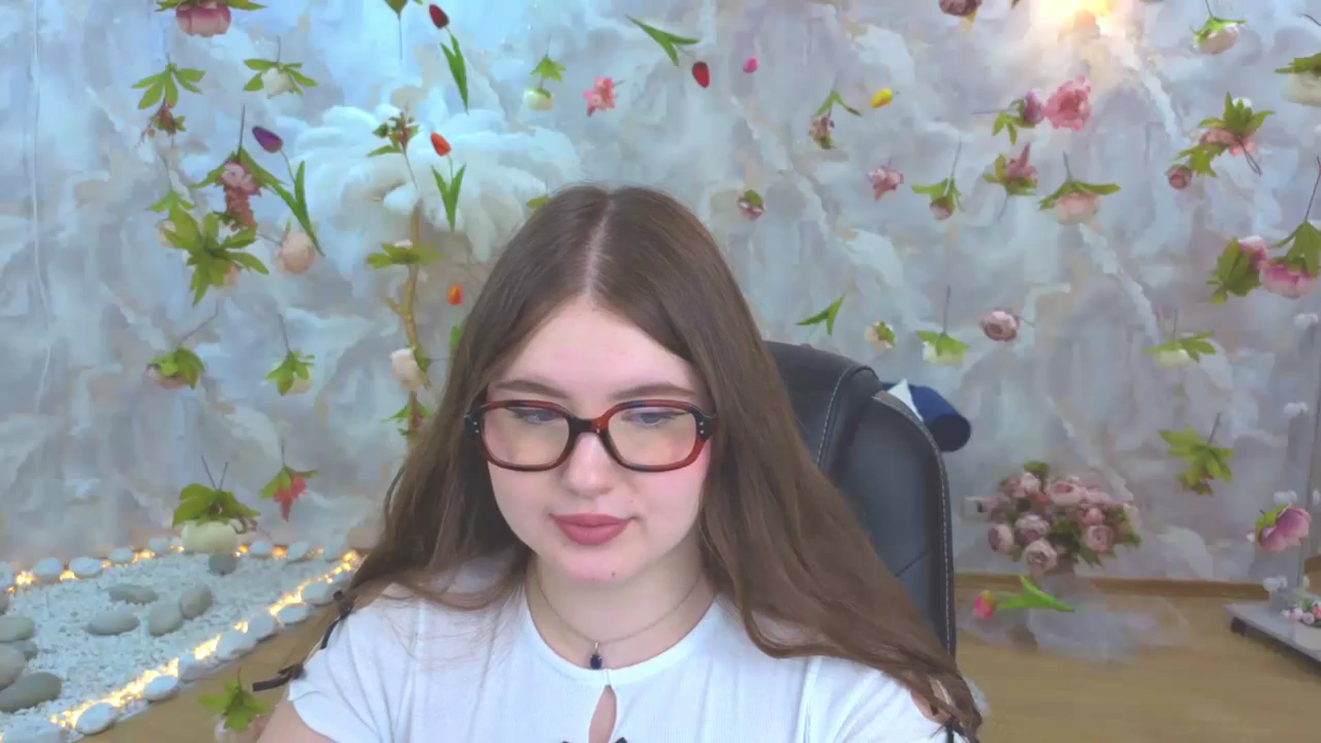 Gallery image thumbnail from EnigmaVeil's myfreecams stream on, 04/12/2026, 22:59 image 10 of 20