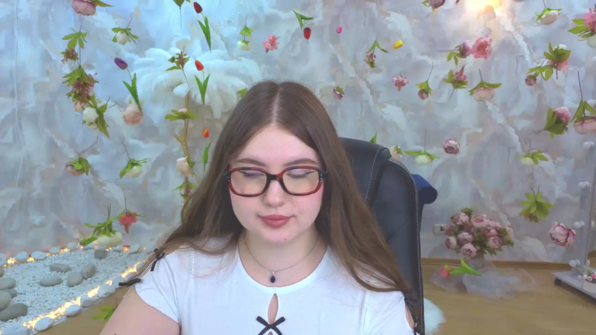 Gallery image thumbnail from EnigmaVeil's myfreecams stream on, 04/12/2026, 22:59 image 9 of 20