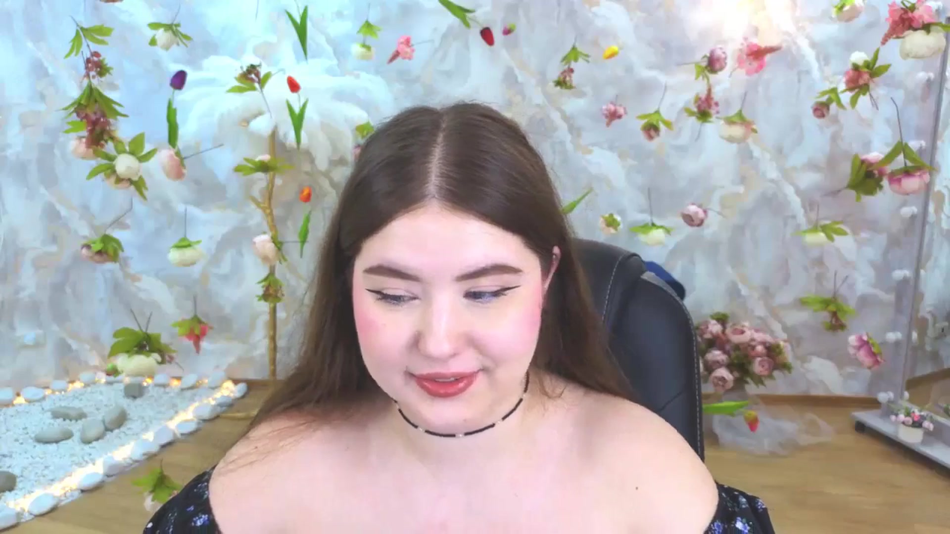 Gallery image thumbnail from EnigmaVeil's myfreecams stream on, 04/17/2026, 23:49 image 14 of 20