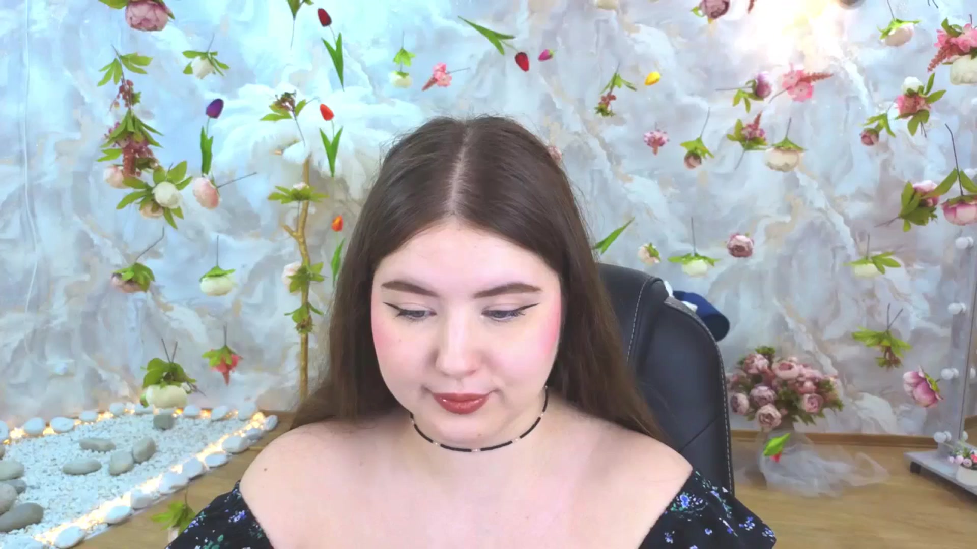 Gallery image thumbnail from EnigmaVeil's myfreecams stream on, 04/17/2026, 23:49 image 3 of 20