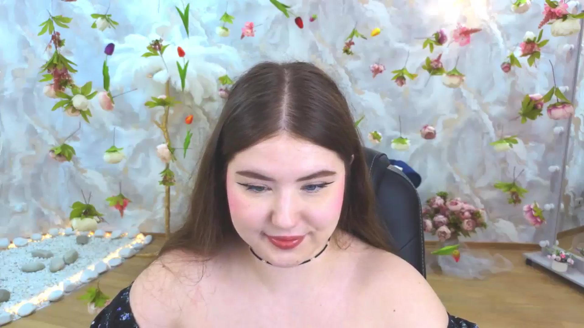 Gallery image thumbnail from EnigmaVeil's myfreecams stream on, 04/17/2026, 23:49 image 12 of 20