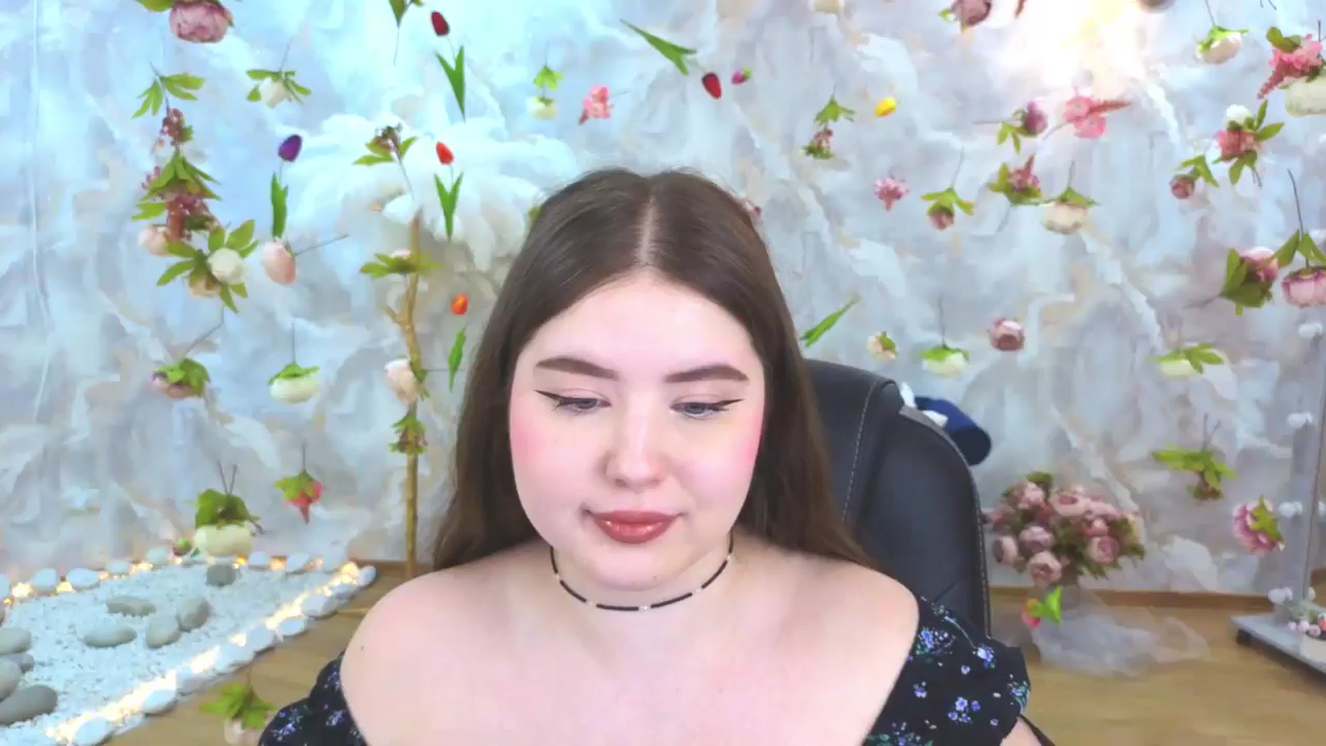 Gallery image thumbnail from EnigmaVeil's myfreecams stream on, 04/17/2026, 23:49 image 1 of 20