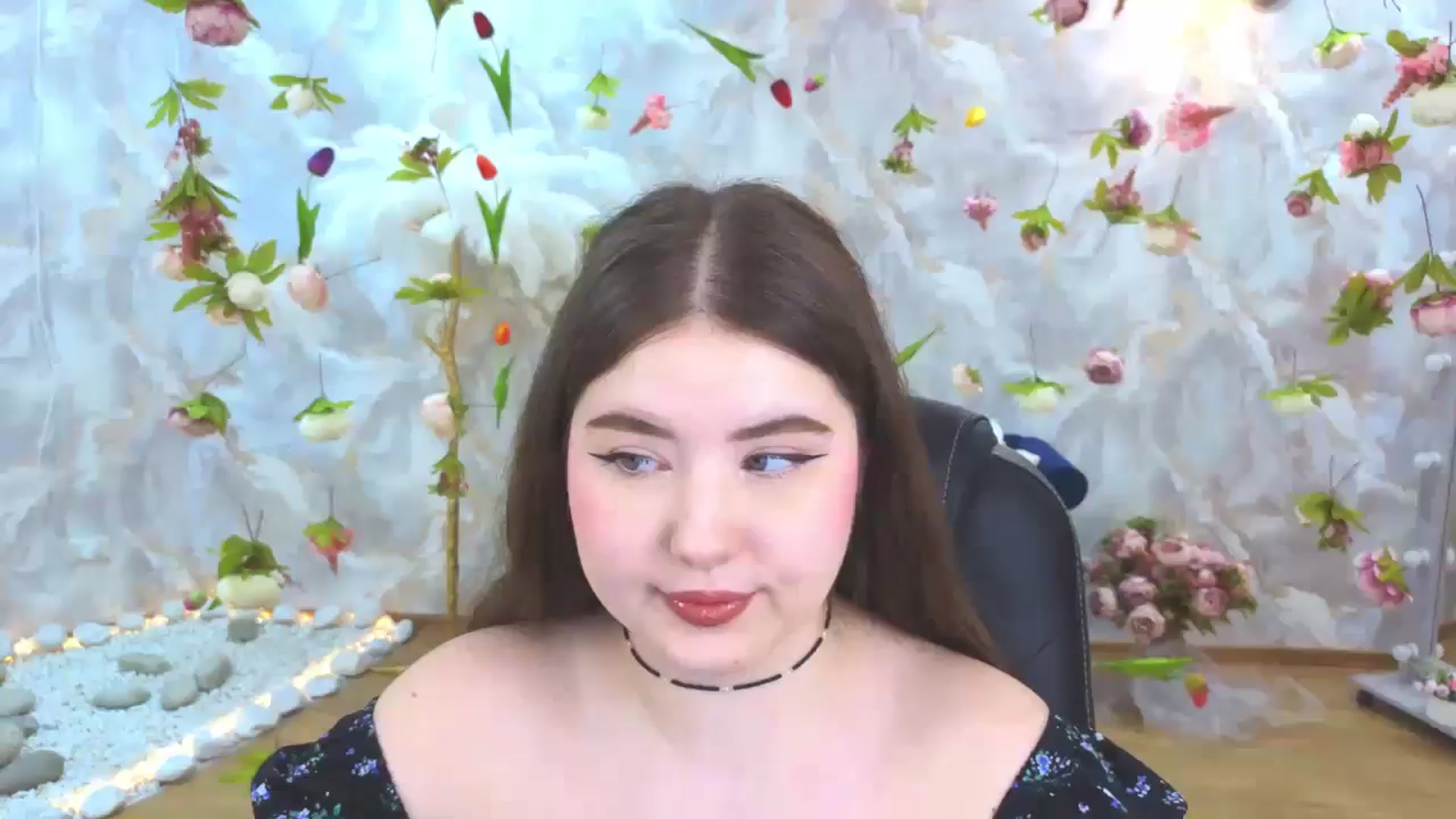 Gallery image thumbnail from EnigmaVeil's myfreecams stream on, 04/17/2026, 23:49 image 2 of 20
