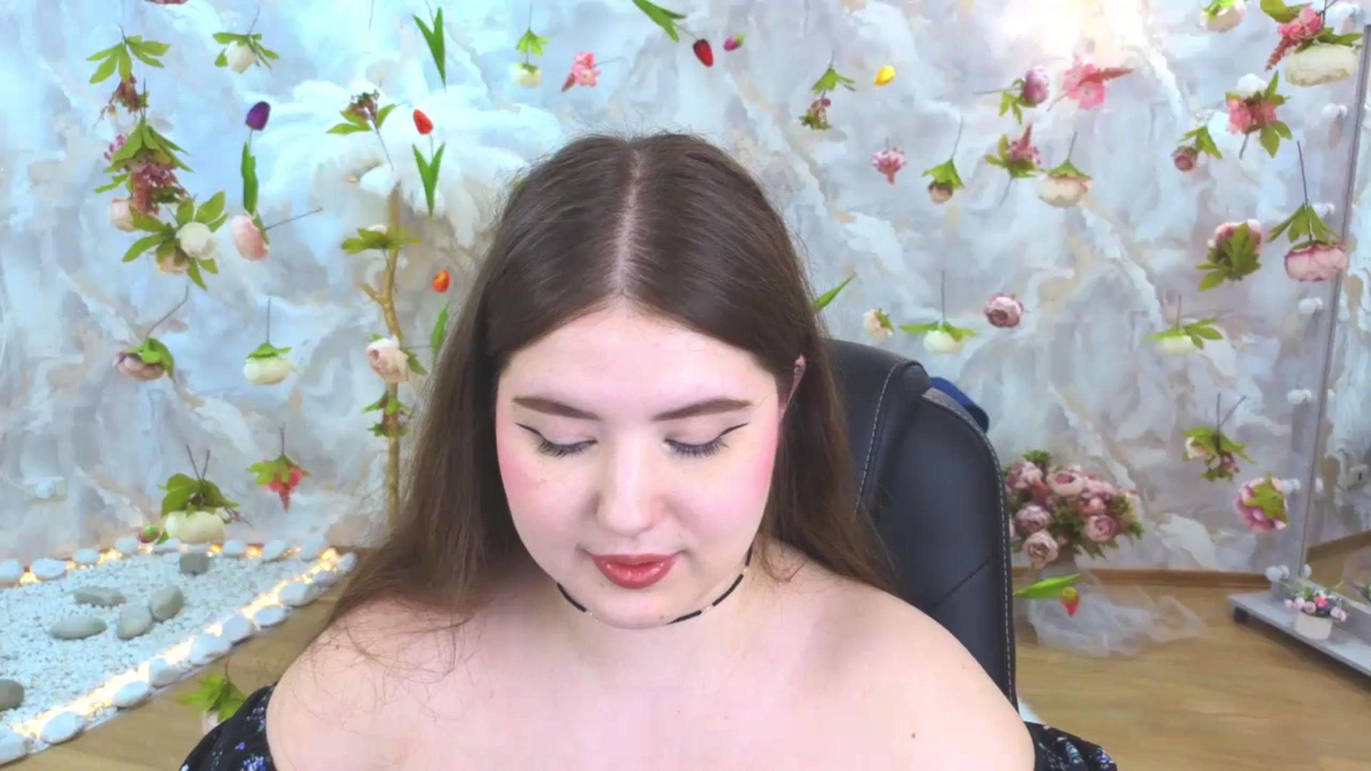 Gallery image thumbnail from EnigmaVeil's myfreecams stream on, 04/17/2026, 23:49 image 13 of 20